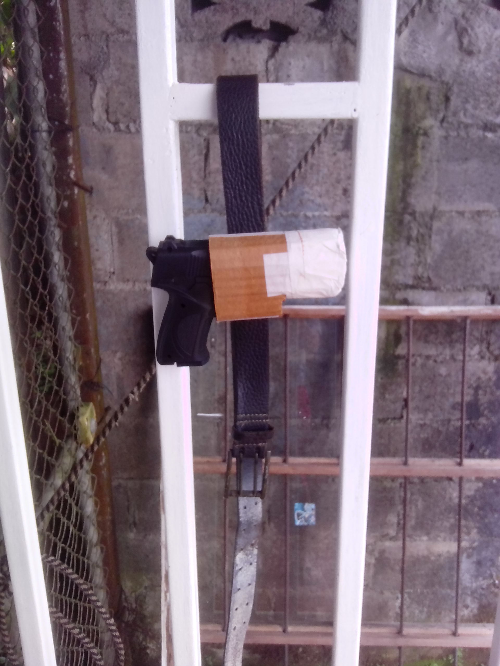 Airsoft Gun Holder 4 Steps Instructables