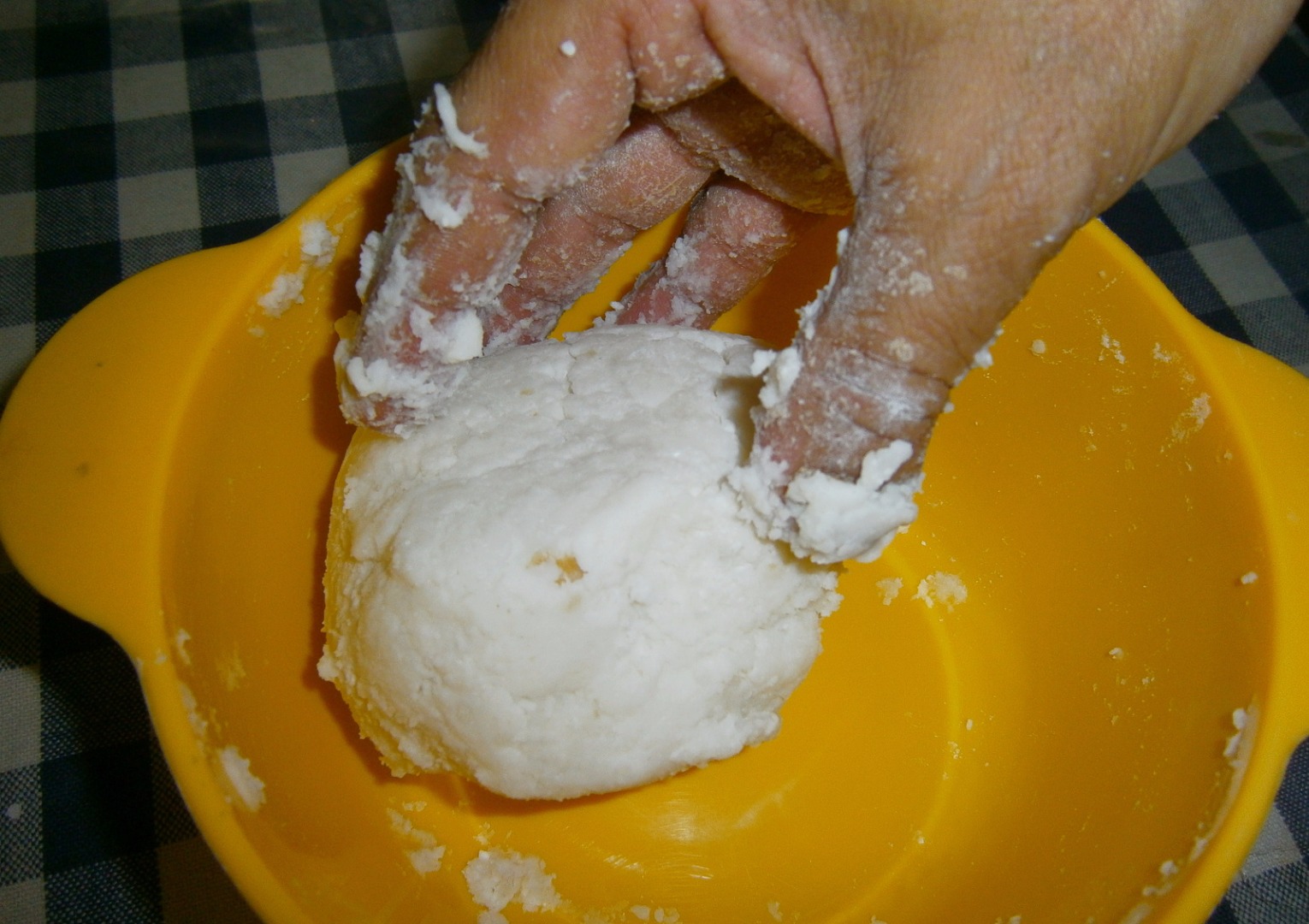 Rice Flour Crust (Orotti) Pizza With Aloo(Potato) Masala 10 Steps Instructables