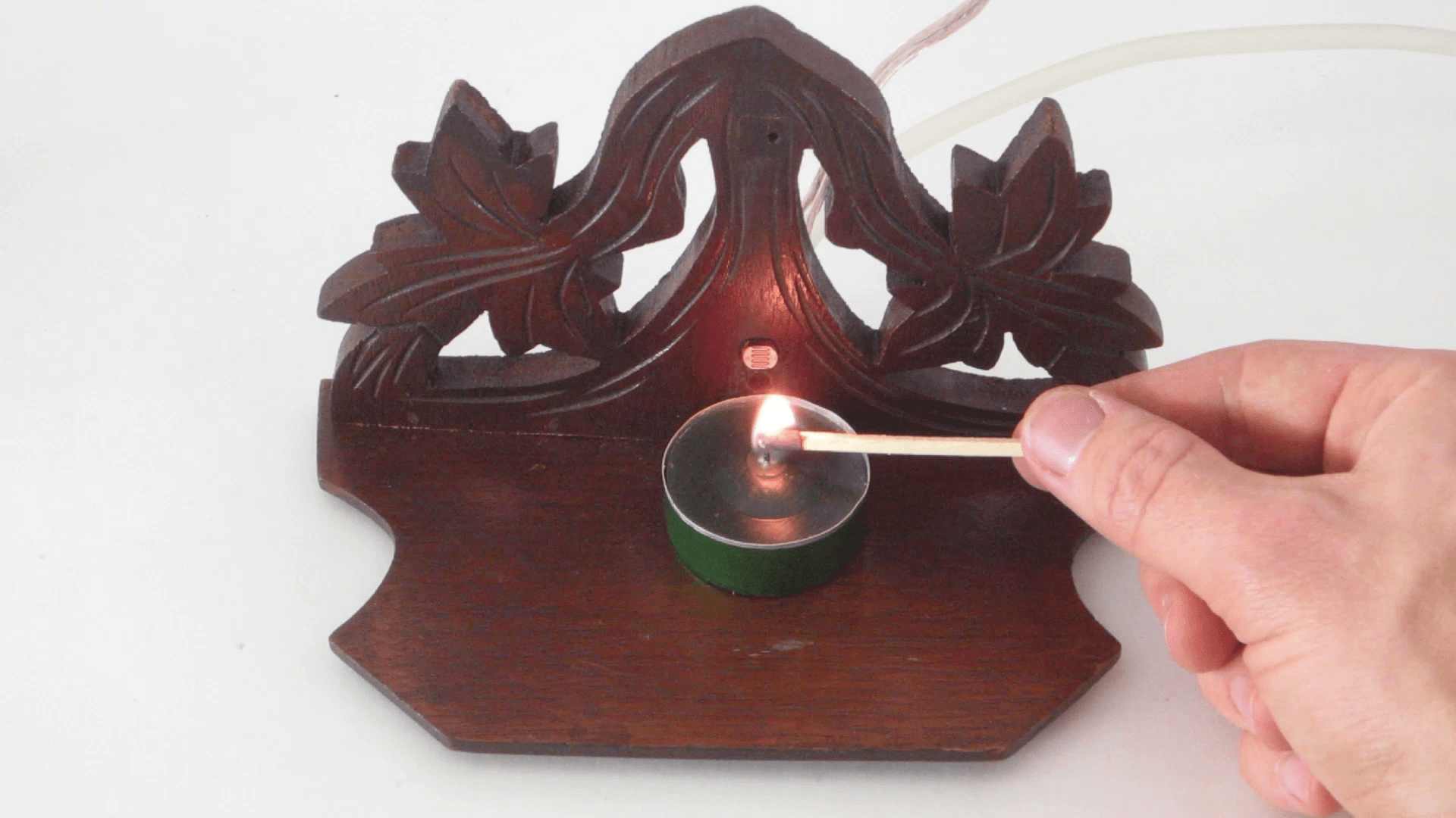 The Useless Candle (A Candle That Blows Itself Out) 13 Steps (with
