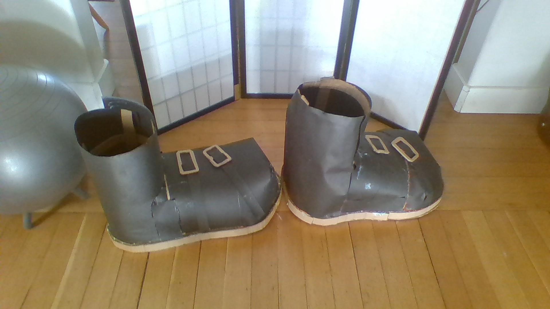Cardboard Boots(big.) 9 Steps Instructables