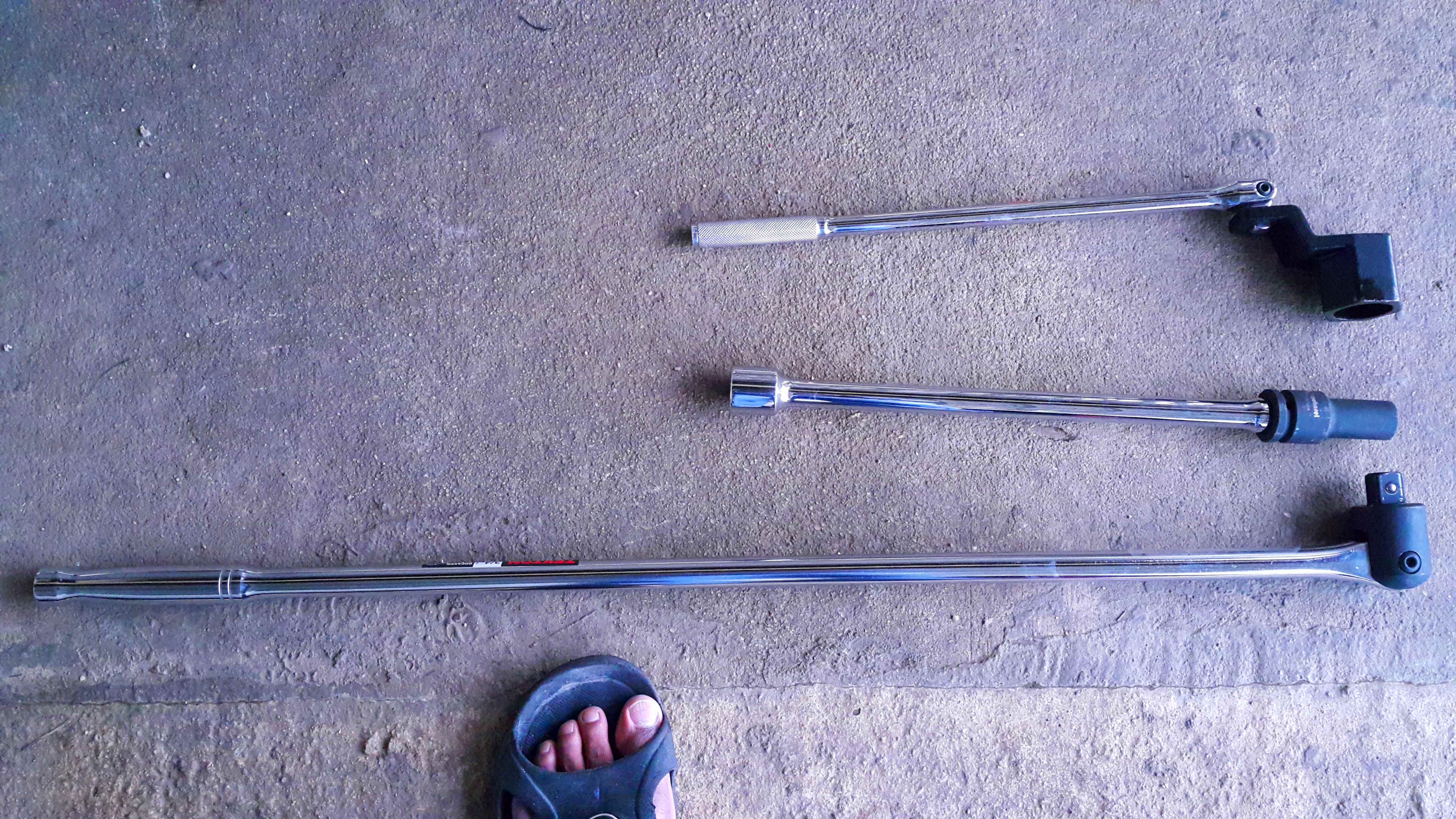 Super Easy Way to Remove and Reinstall the Crankshaft Pulley Bolt