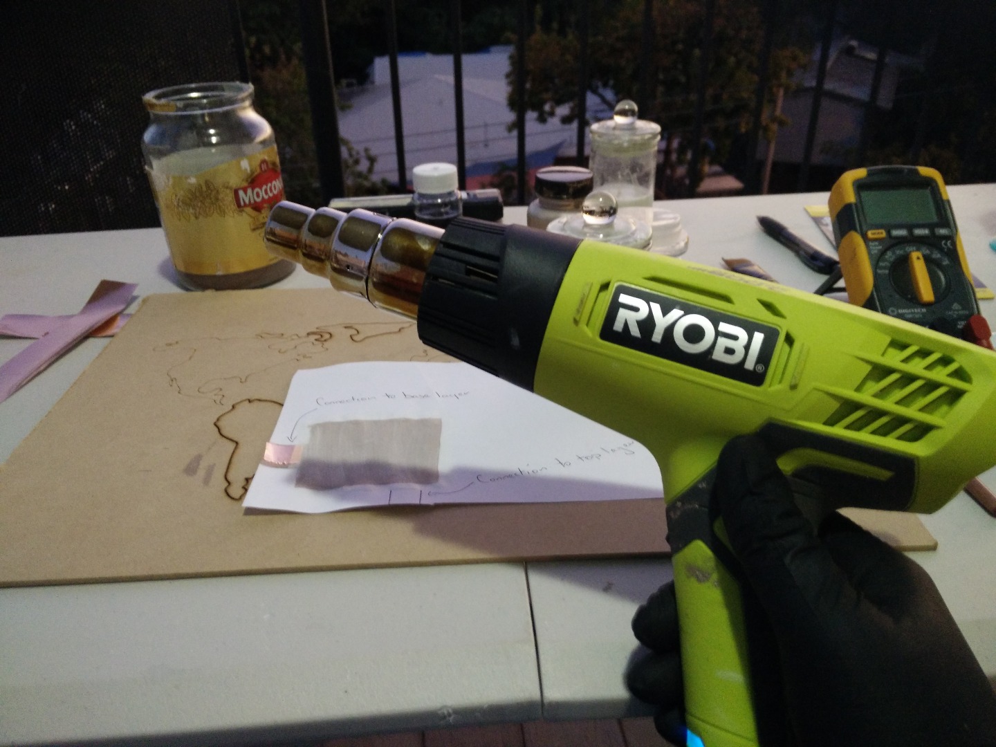 How to Make Electroluminescent (EL) Paint!! 9 Steps (with Pictures