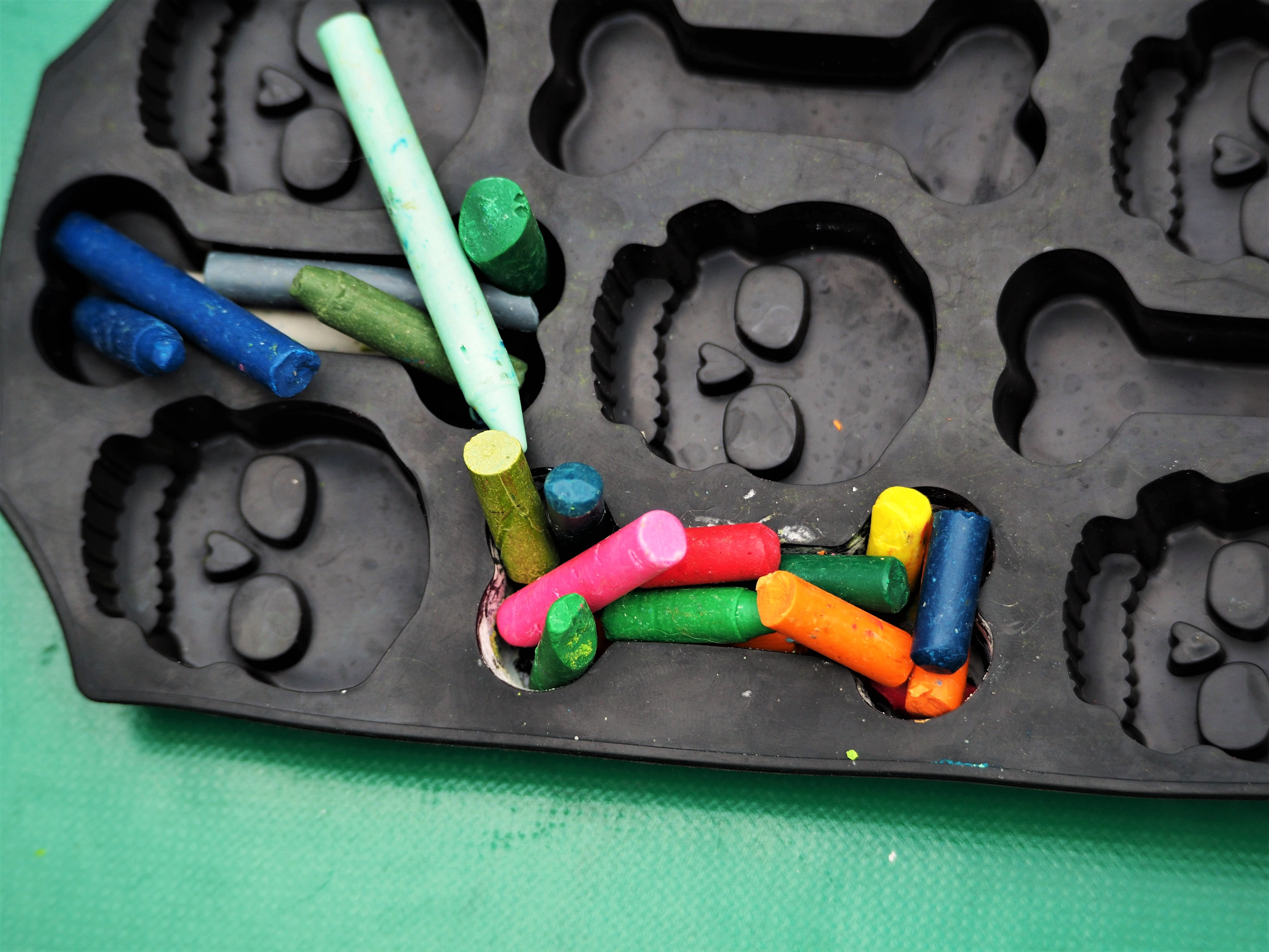 Use the Sun to Melt New Crayons 4 Steps Instructables