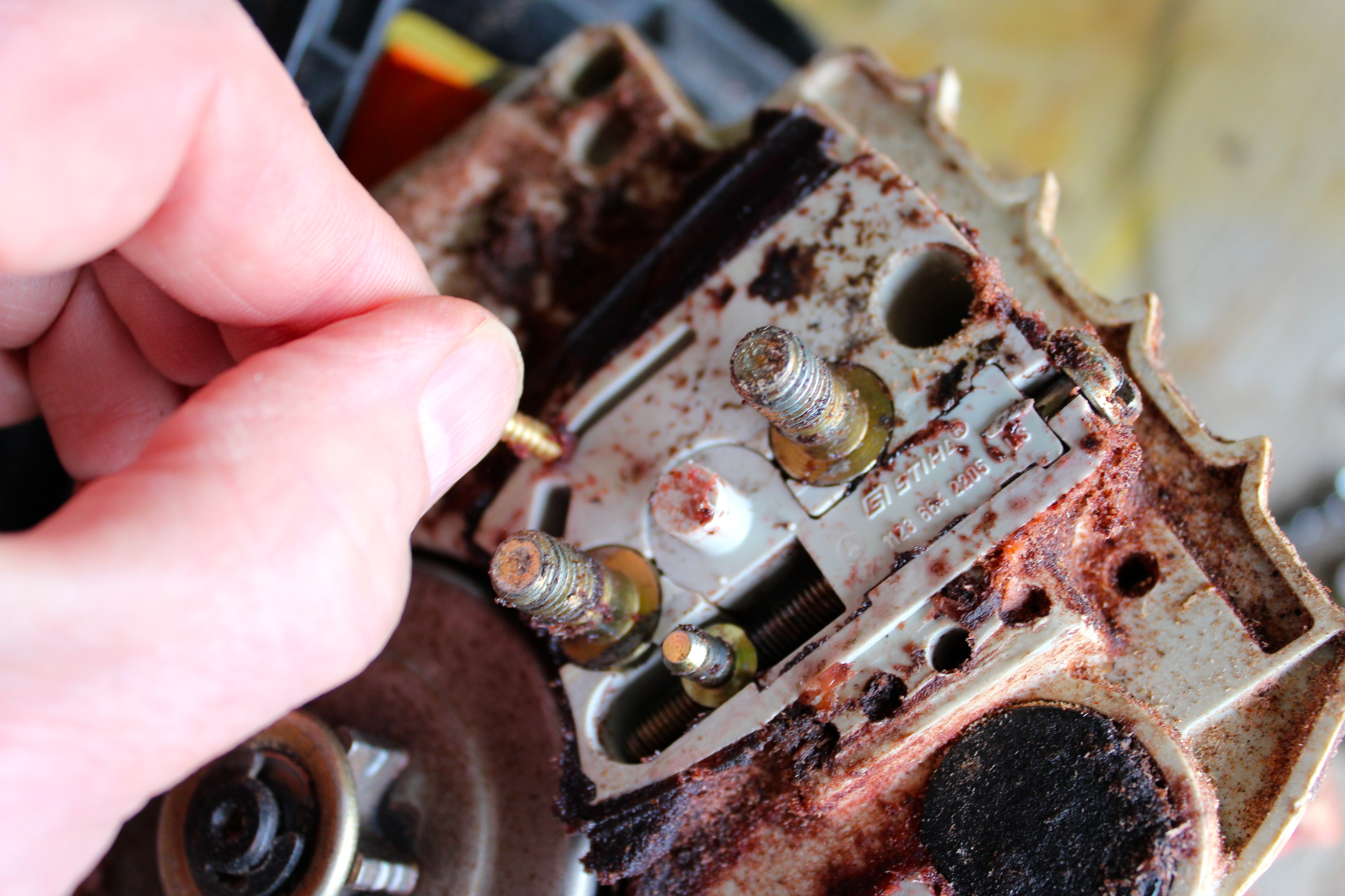 Fixing A Chainsaw With A Massive Bar Oil Leak!, 52 OFF