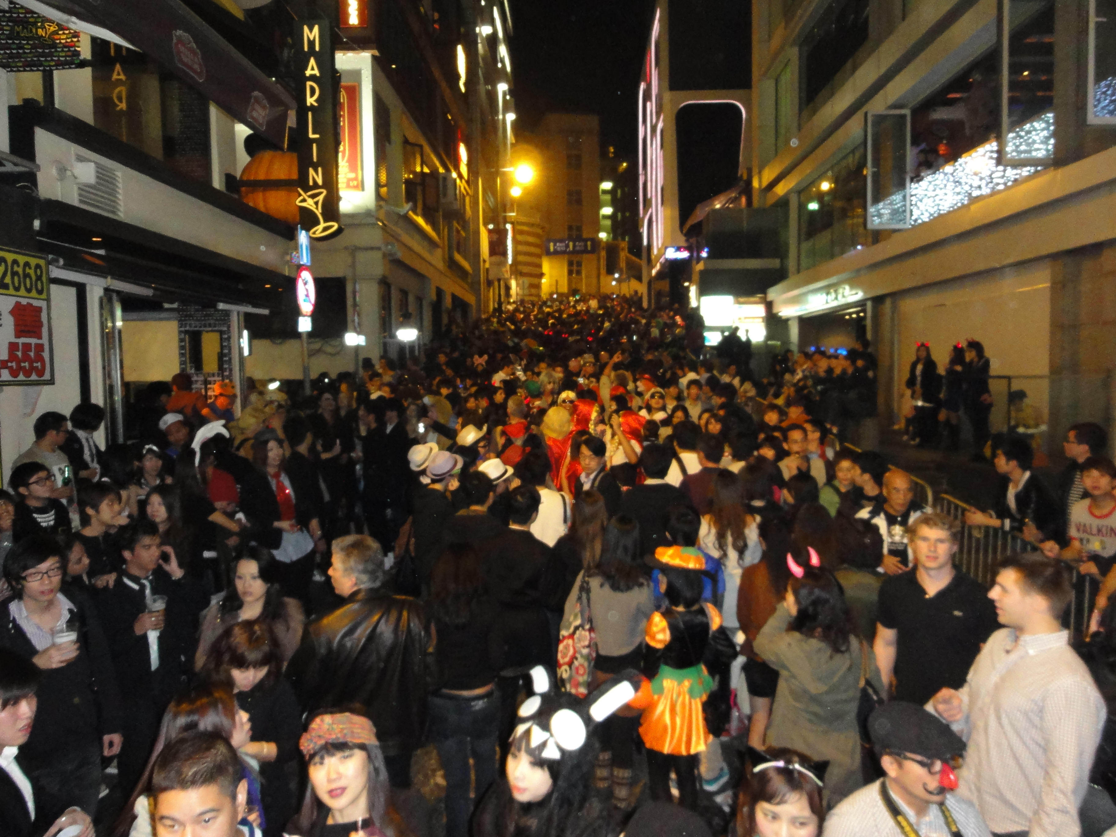 No Pictures Costume for Hong Kong Halloween 11 Steps (with Pictures