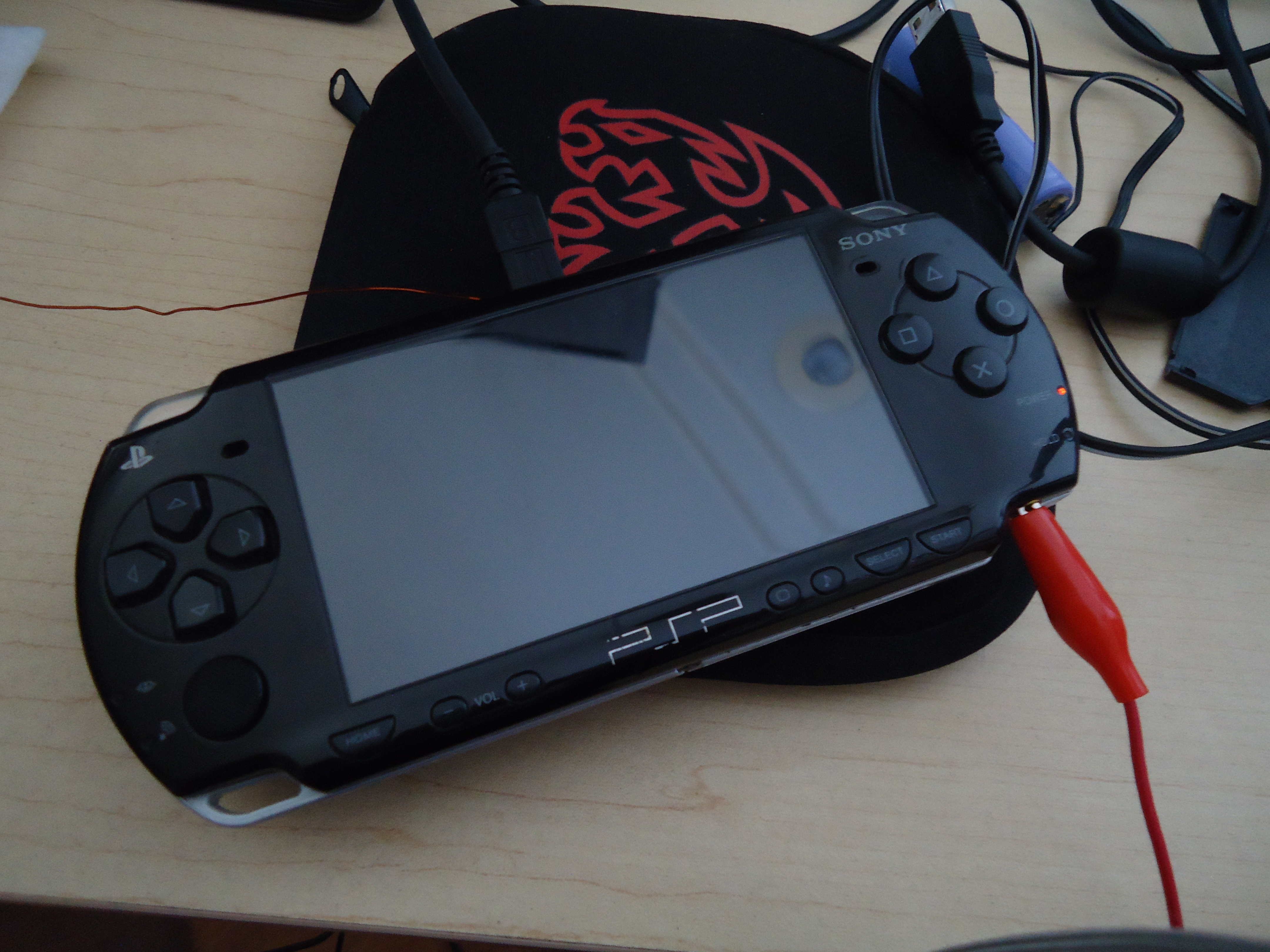 PSP Battery Hack! : 4 Steps - Instructables