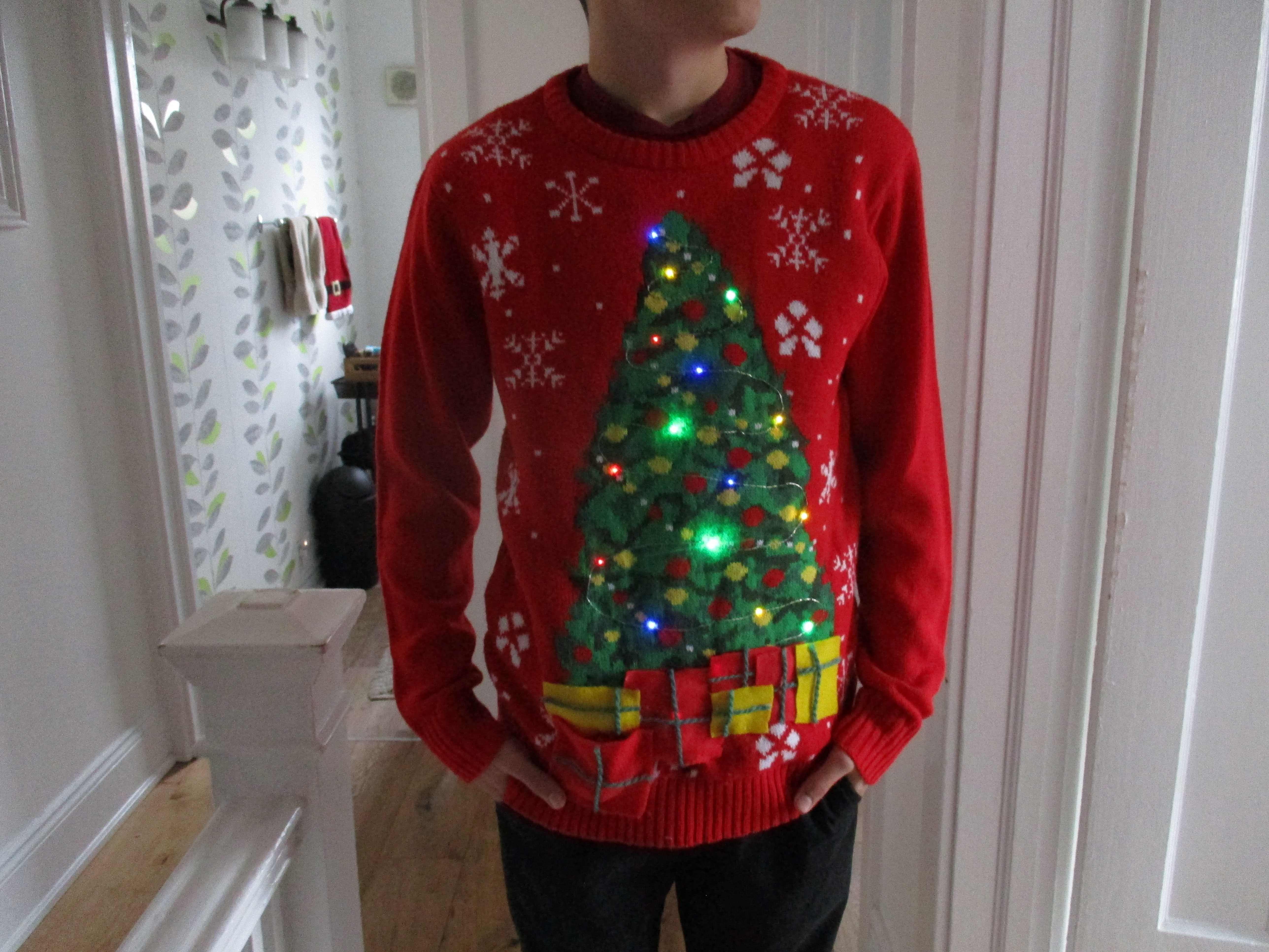 Singing Light Up Christmas Sweater! 9 Steps (with Pictures