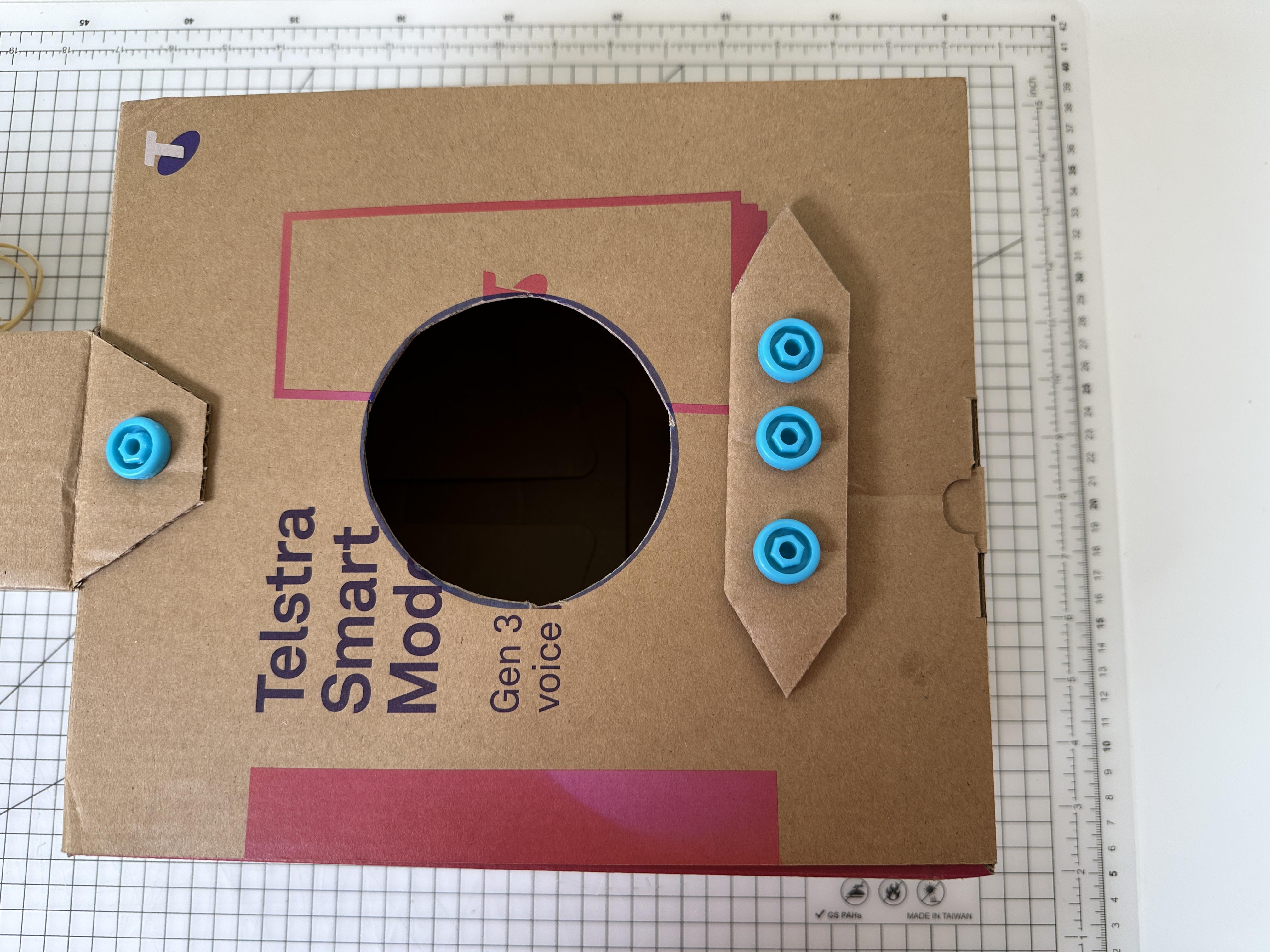 Cardboard Box Guitar Musical Instrument 4 Steps (with Pictures