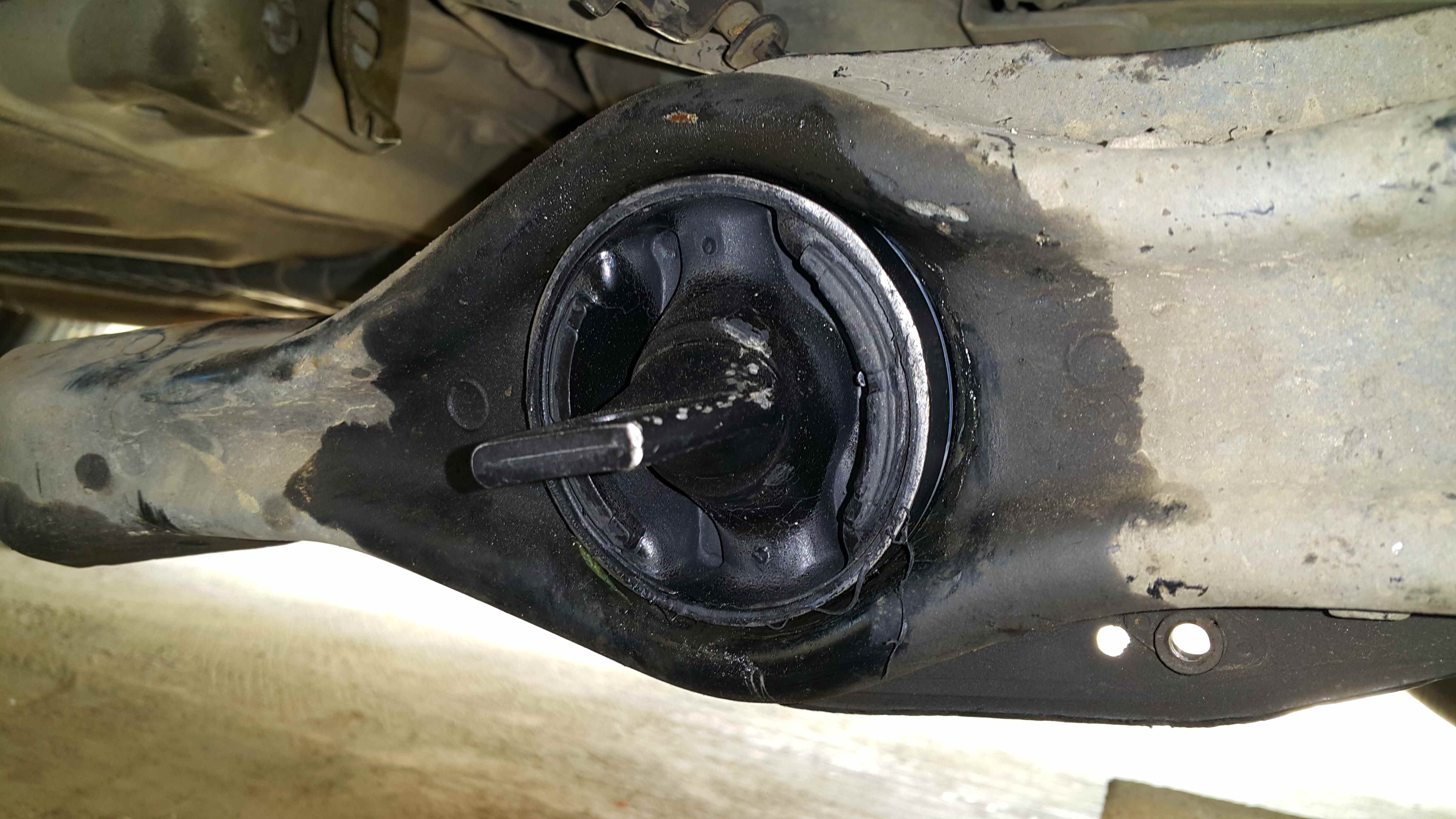 Replacing Trailing Arm Bushings on My Honda Civic! 4 Steps Instructables