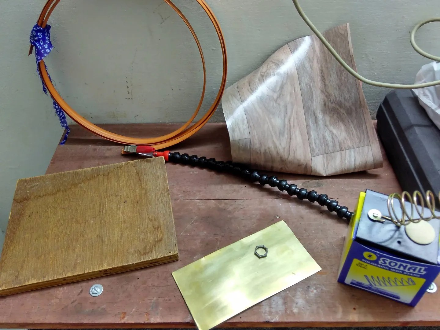 DIY Third Hand for Soldering 7 Steps (with Pictures) Instructables