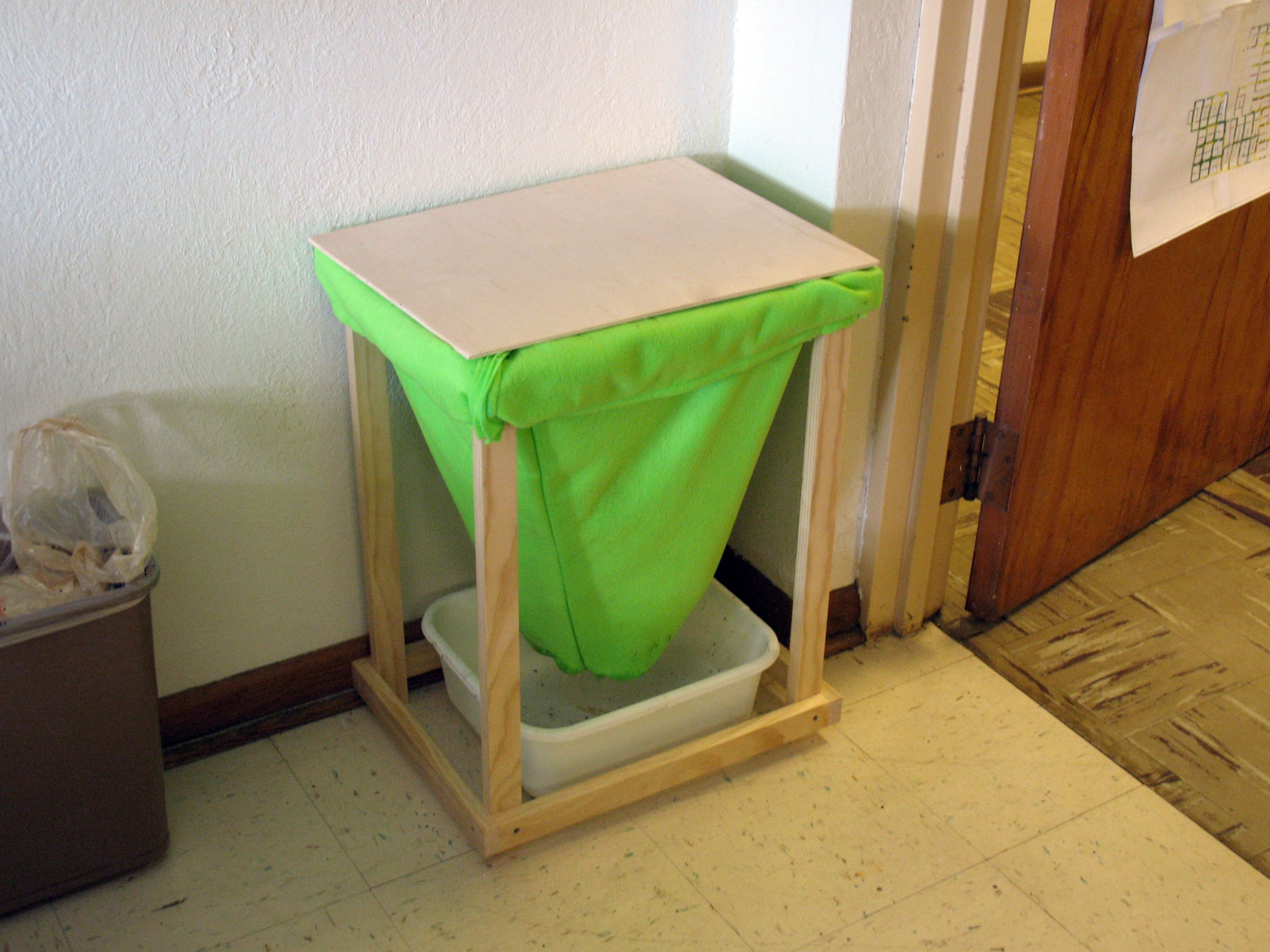 Worm Bin Bag for Indoor and Easy Separation of Worms