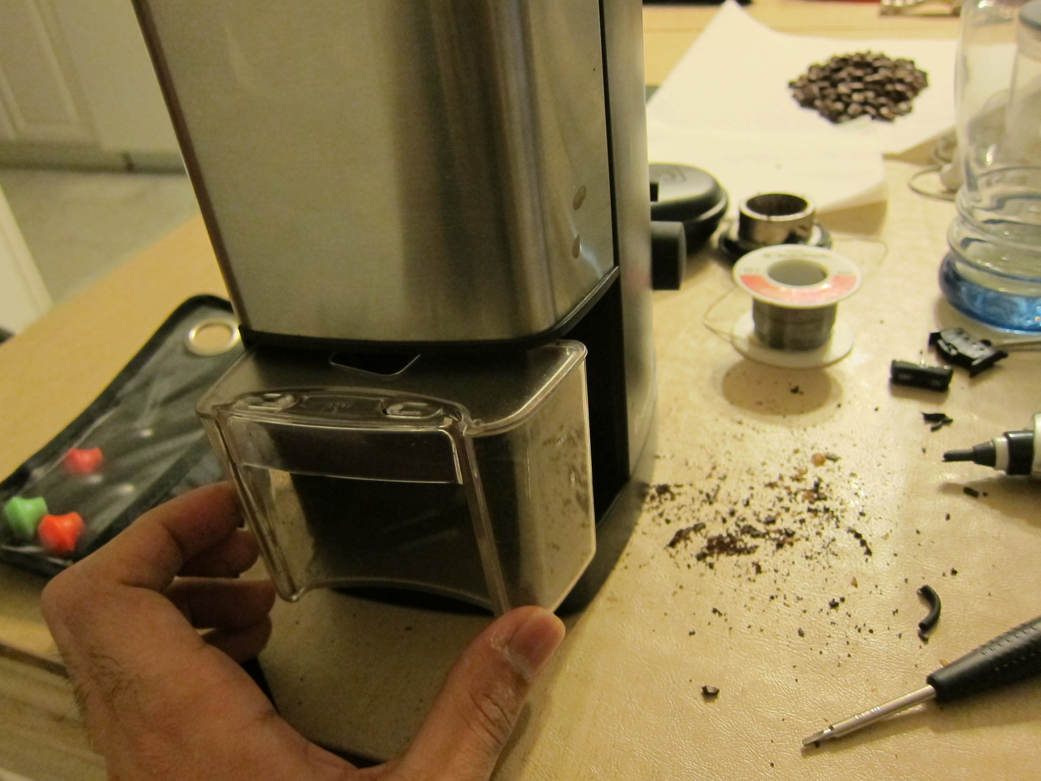 How to Repair/remove the On/off Switch on a Breville BCG450XL Conical