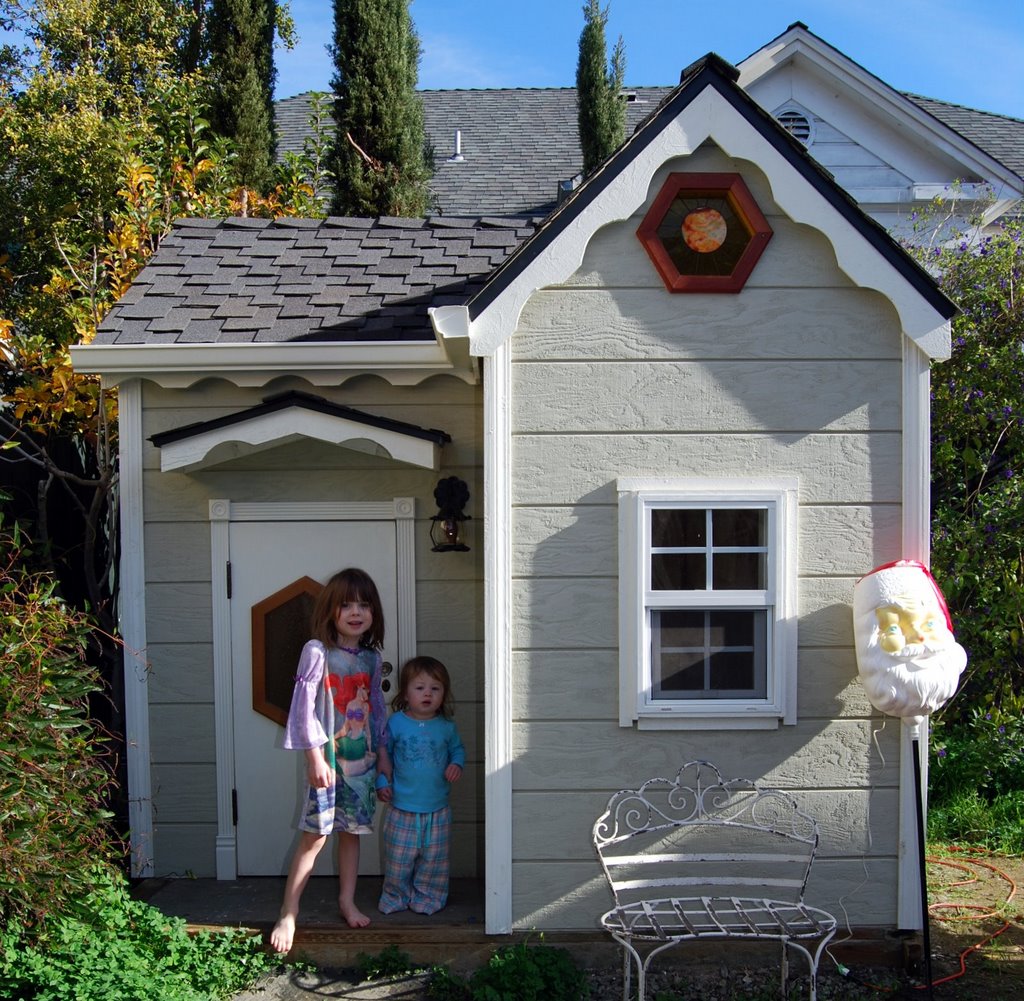 Little Tikes Magic Doorbell Playhouse Dimensions