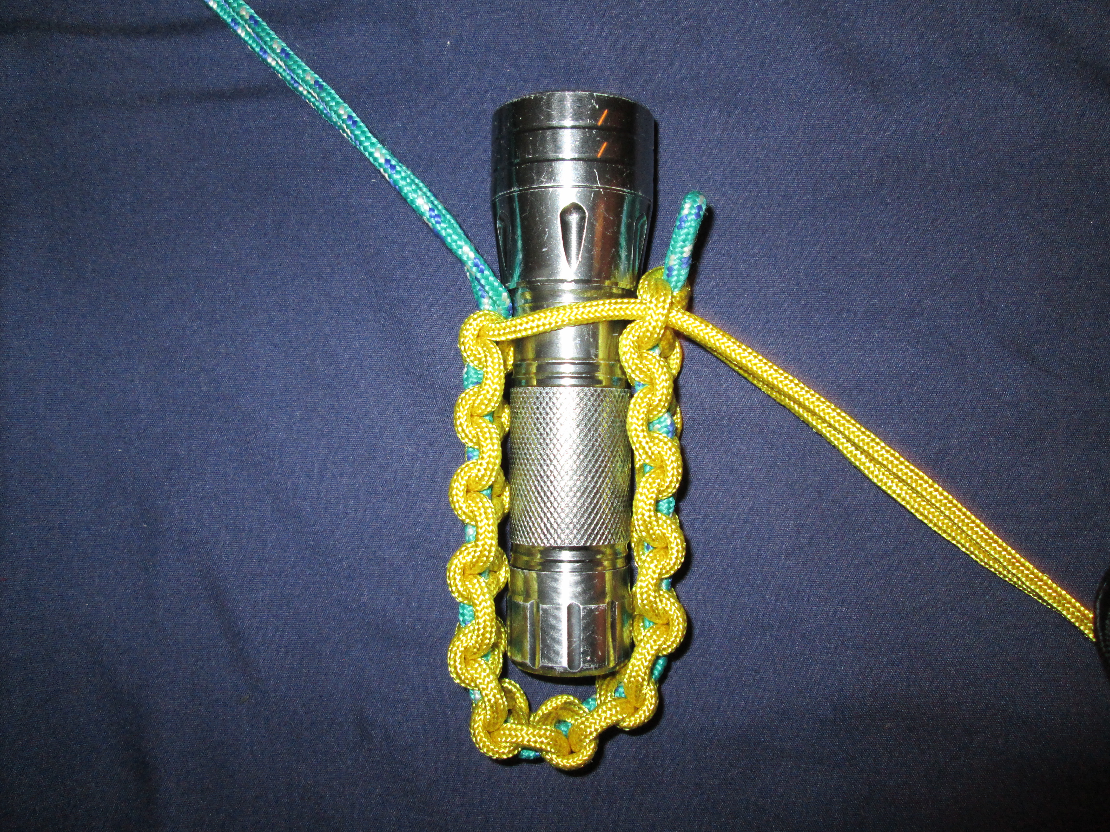 Paracord Flashlight Holster 7 Steps Instructables