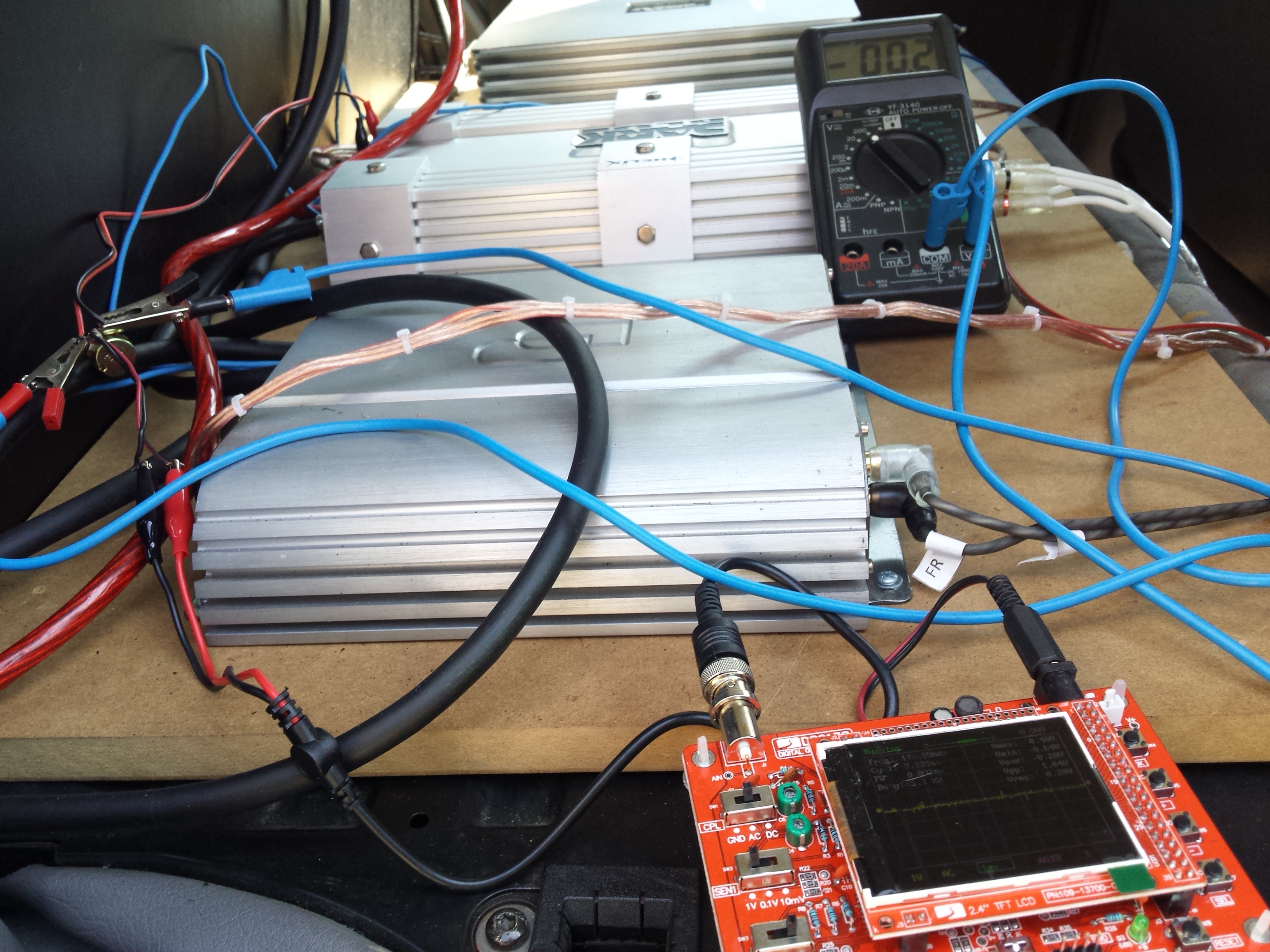 How to Properly Hook Up a Car Amplifier Inside the House 6 Steps