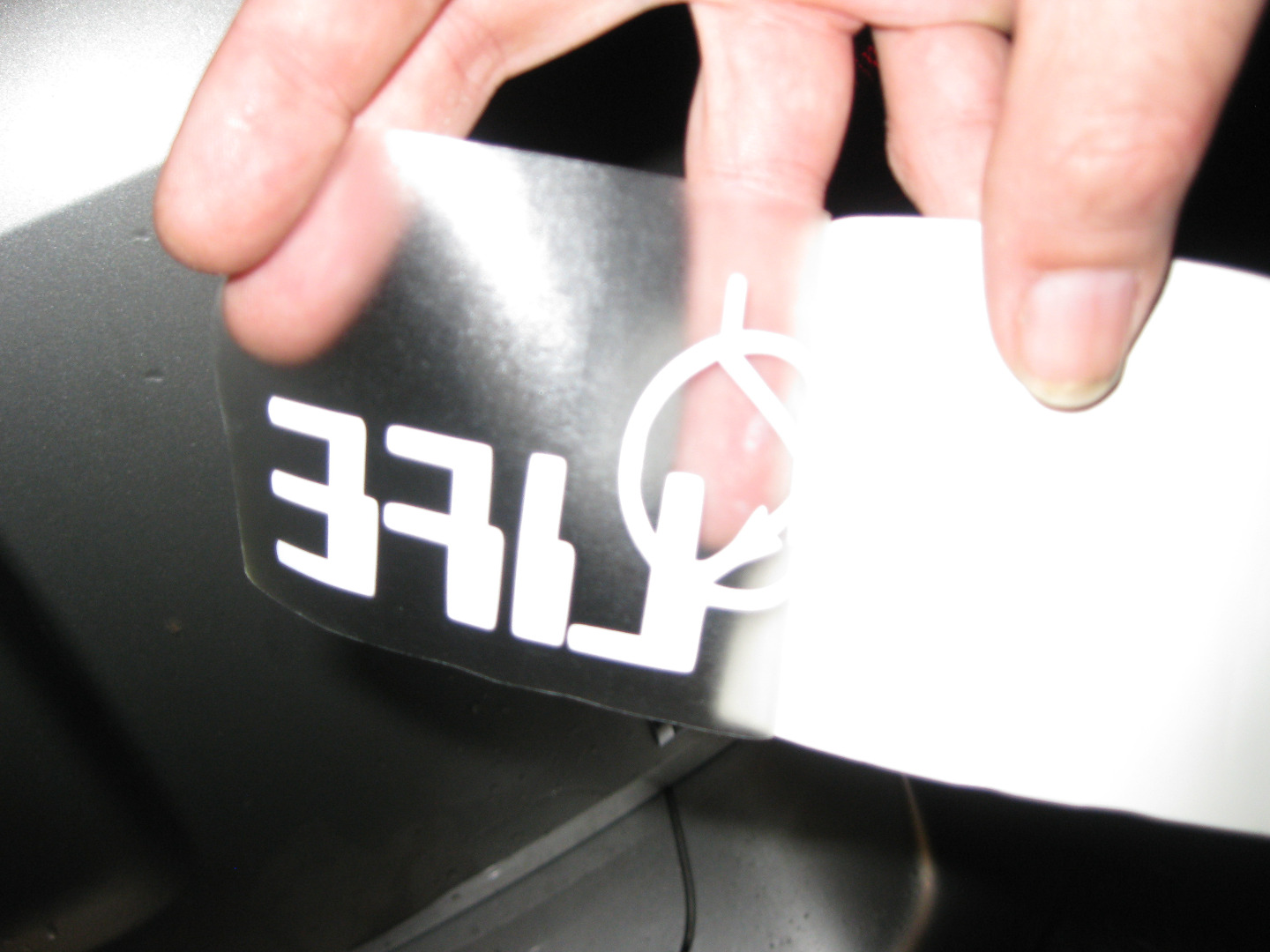 Cutting DIY Vinyl Stickers for Your Car With Scrap Vinyl and the
