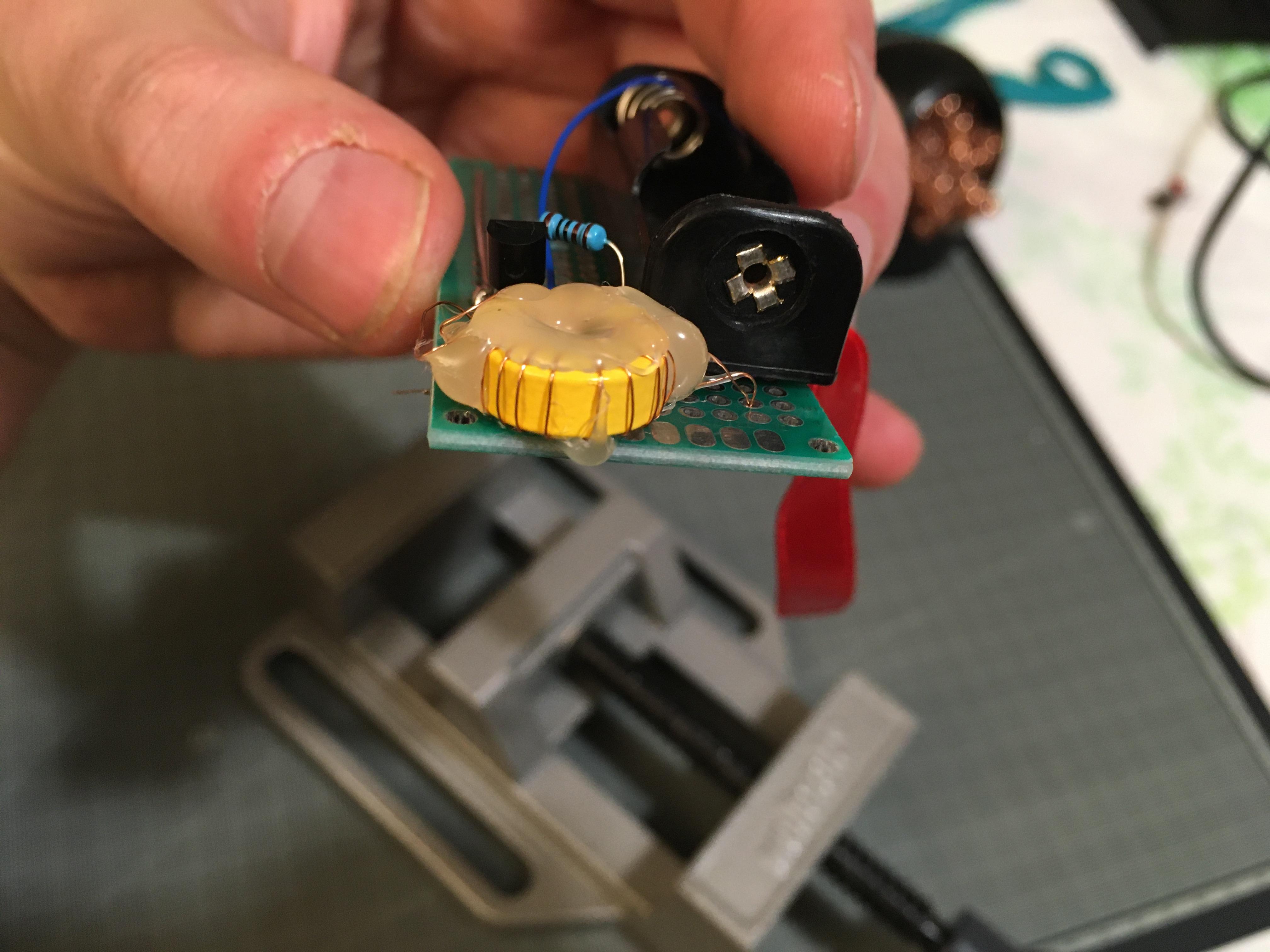 Relaxing/emergency Lamp With One AA Battery Joules Thief 9 Steps