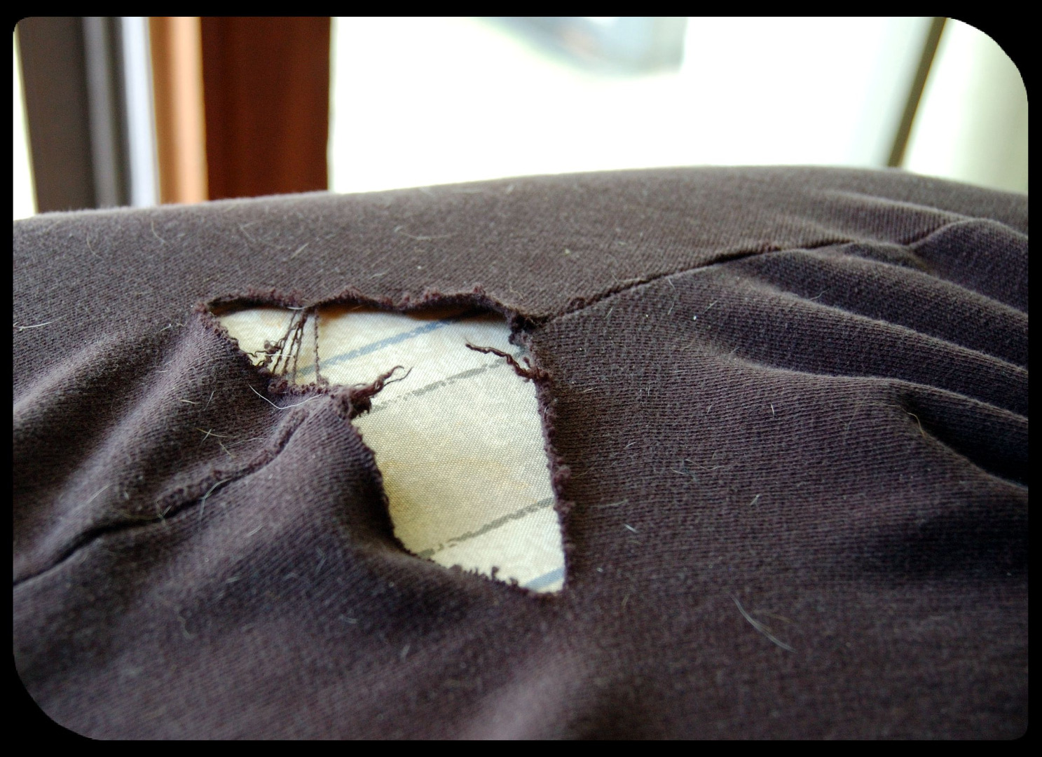 How To Fix A Hole In Sweatpants Without Sewing? solowomen