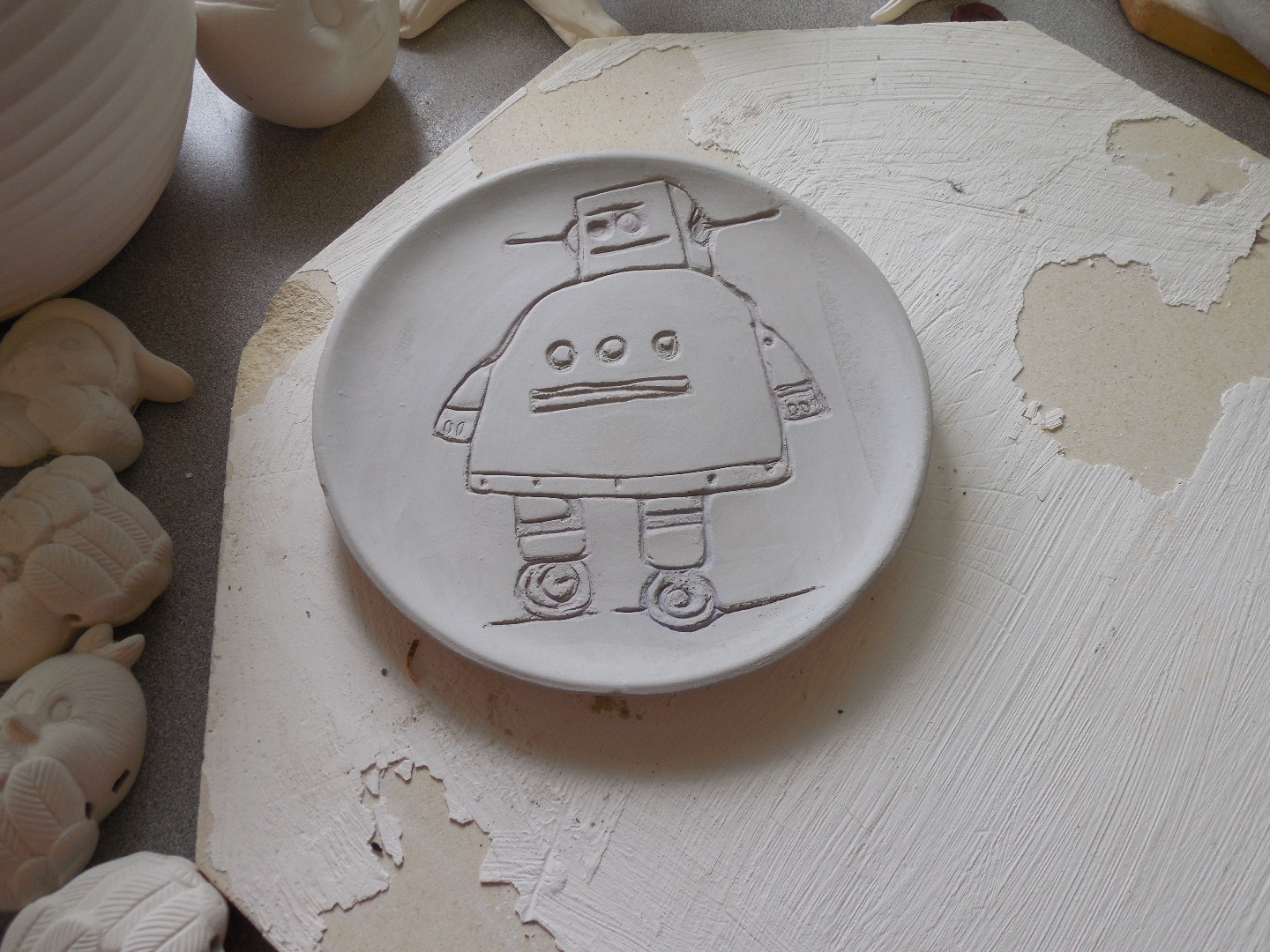 Vinegar Etching (The Instructables Robot in Clay) 7 Steps (with