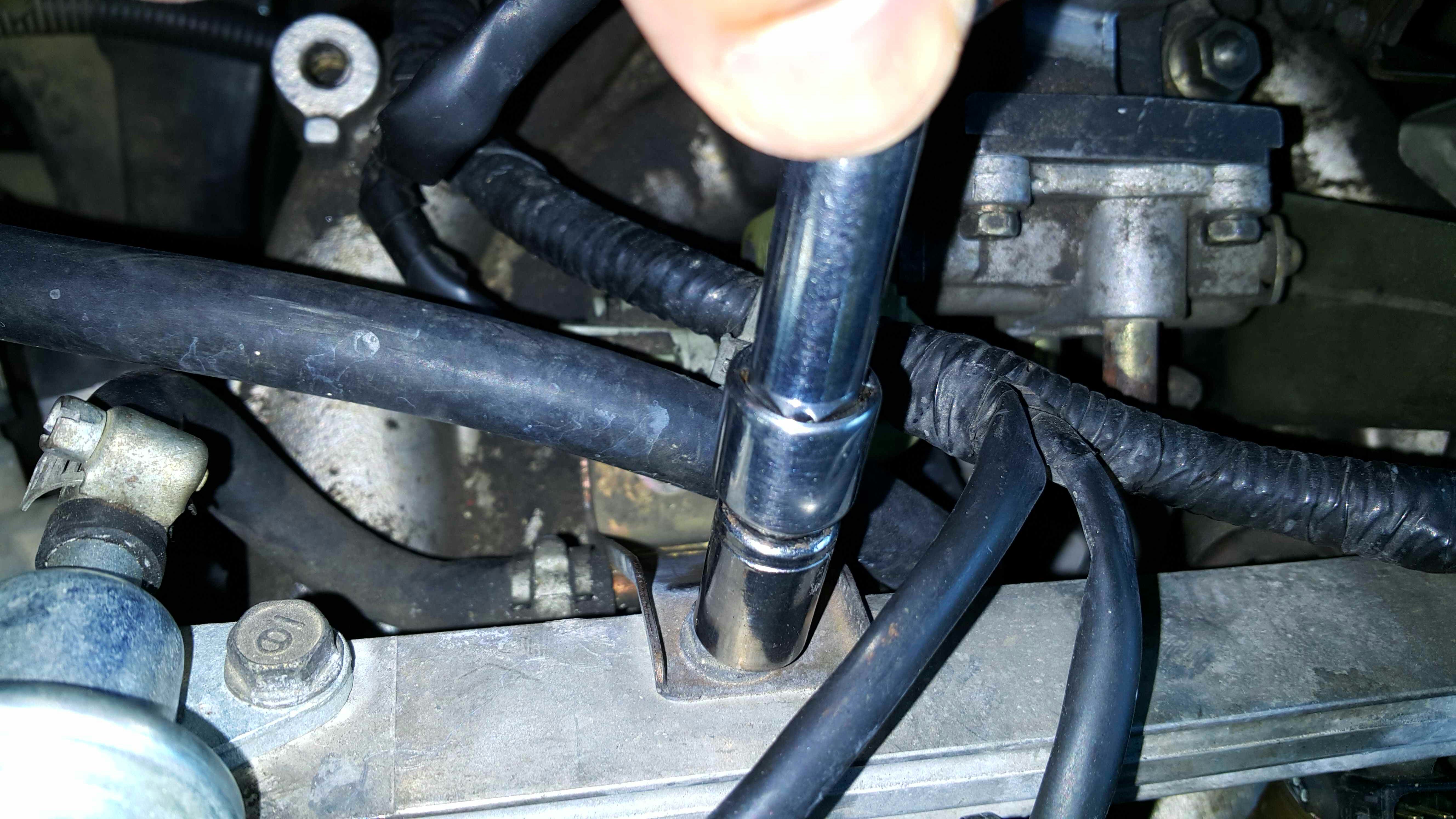 Replacing Fuel Injectors (Honda Civic 1999 D15B) 6 Steps (with Pictures) Instructables