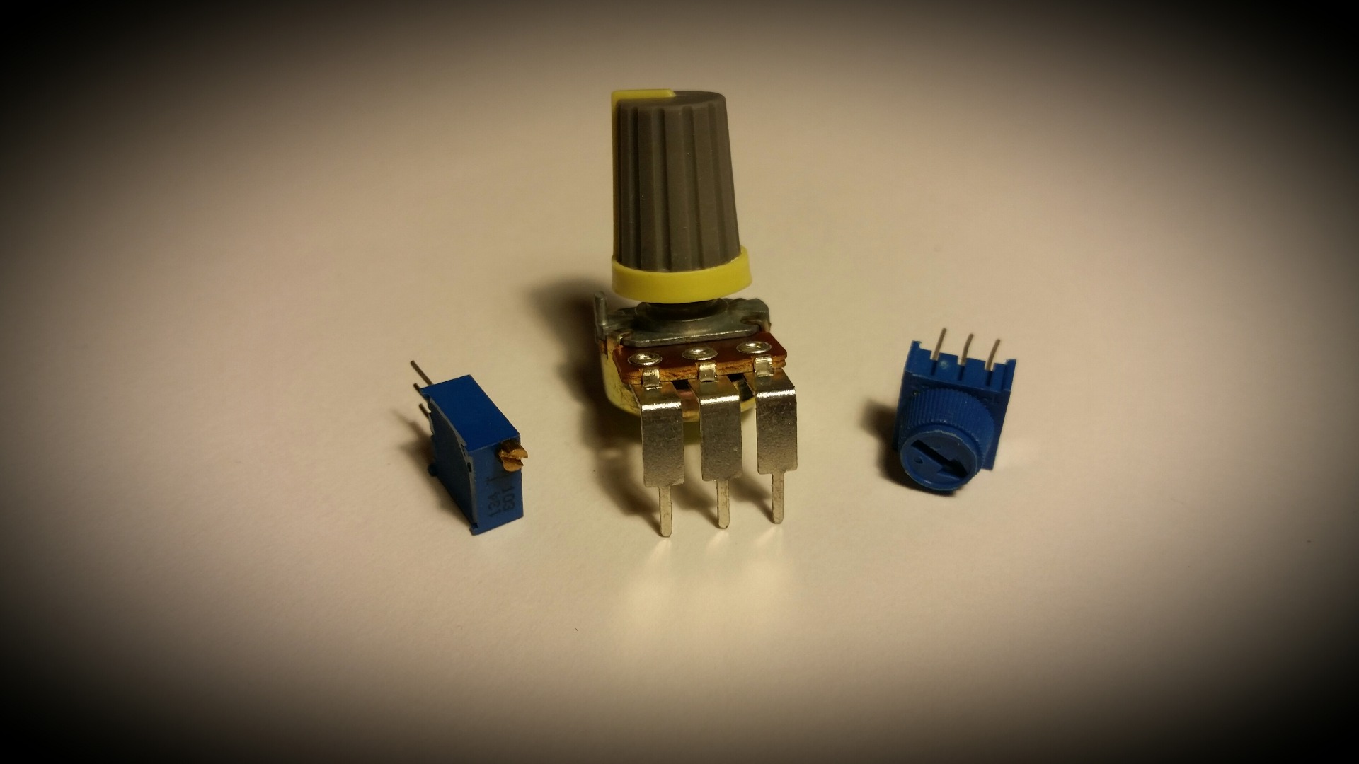 How to Use a Potentiometer As a Voltage Divider. 5 Steps (with Pictures) Instructables