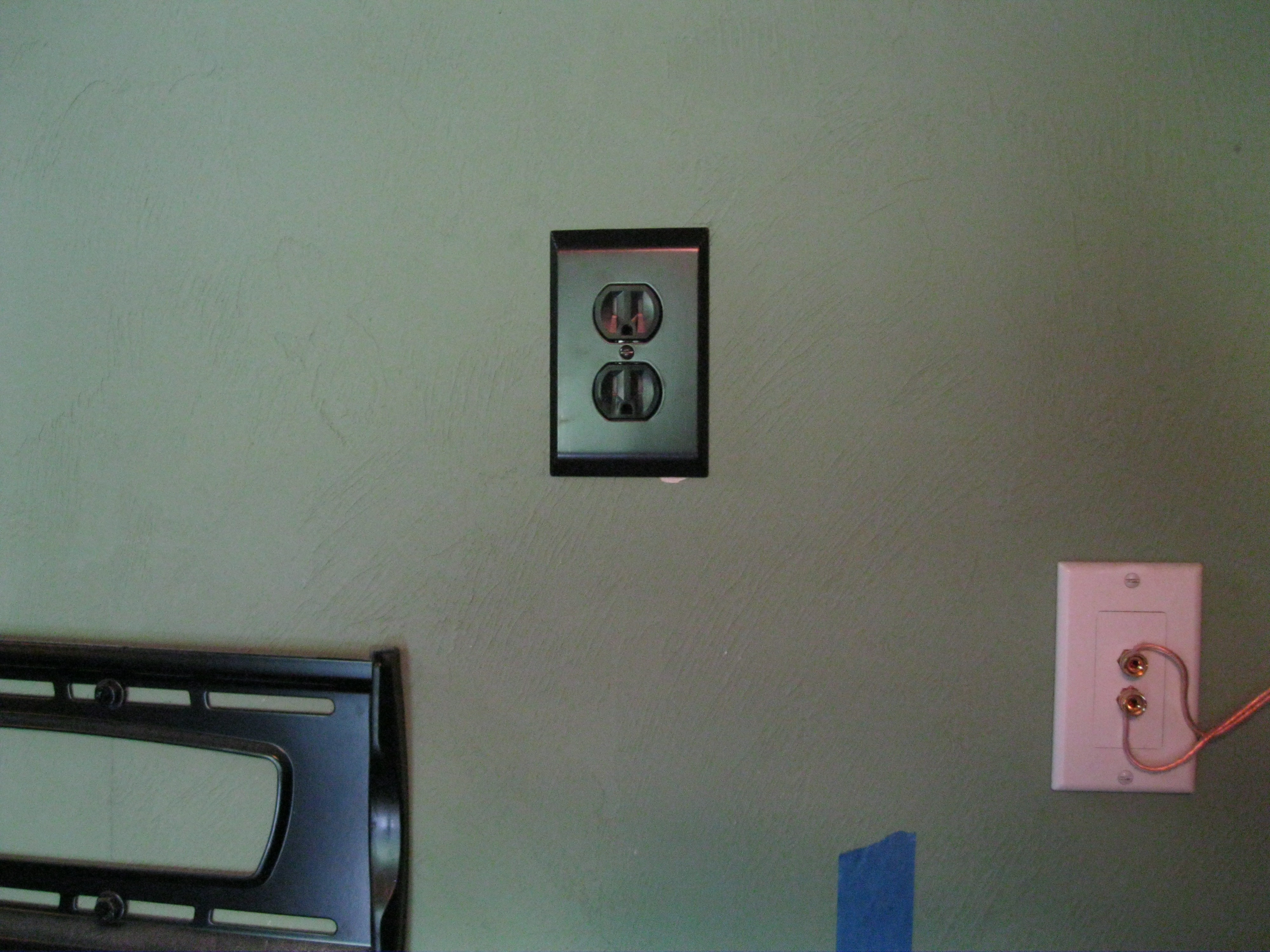 Hiding Power Cable and HDMI Cable for Wallmounted TV 6 Steps (with