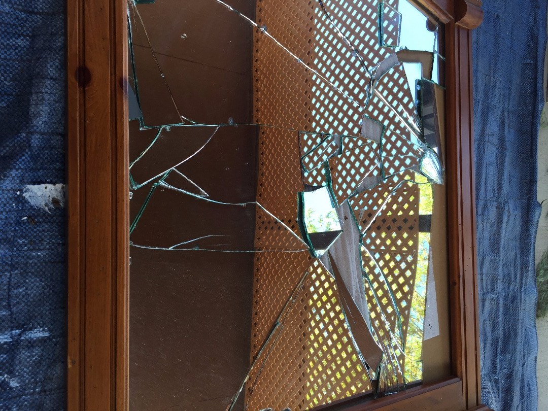 Discover more than 136 broken mirror wall decor super hot vova.edu.vn