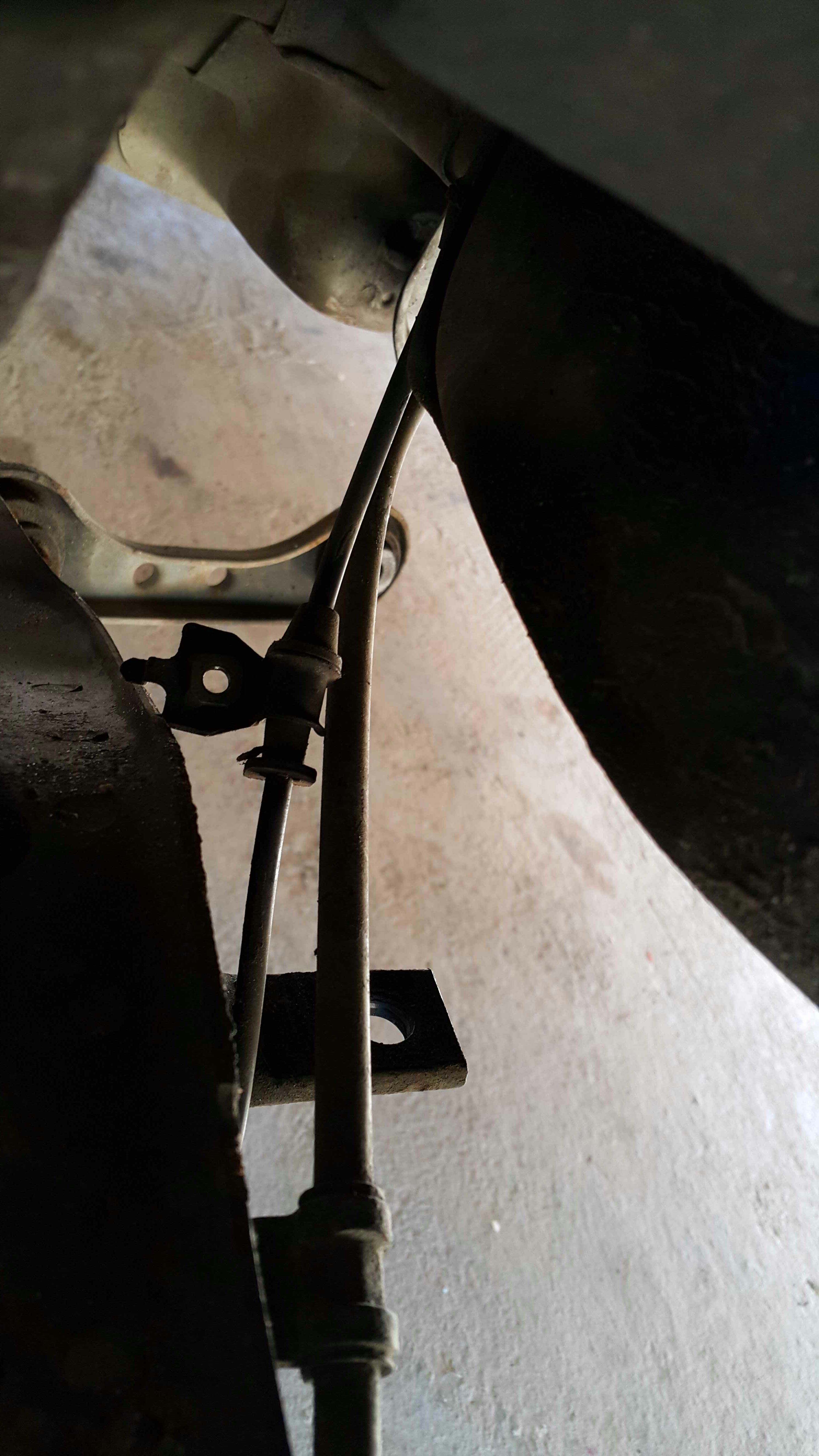 Replacing Trailing Arm Bushings on My Honda Civic! 4 Steps Instructables