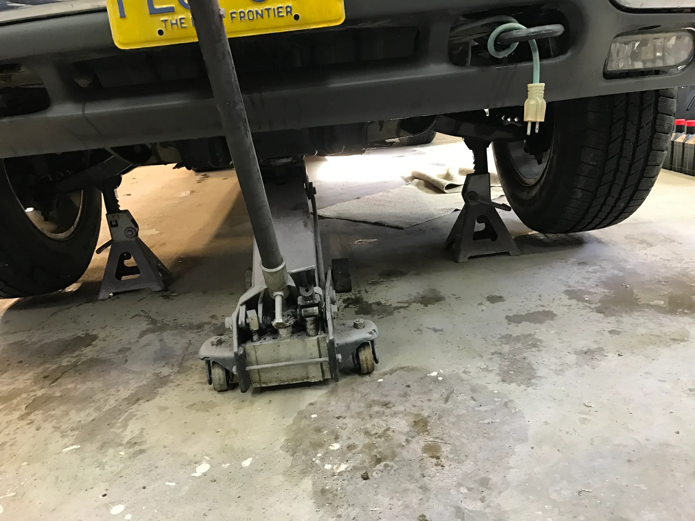 How to Perform an Oil Change : 8 Steps (with Pictures) - Instructables