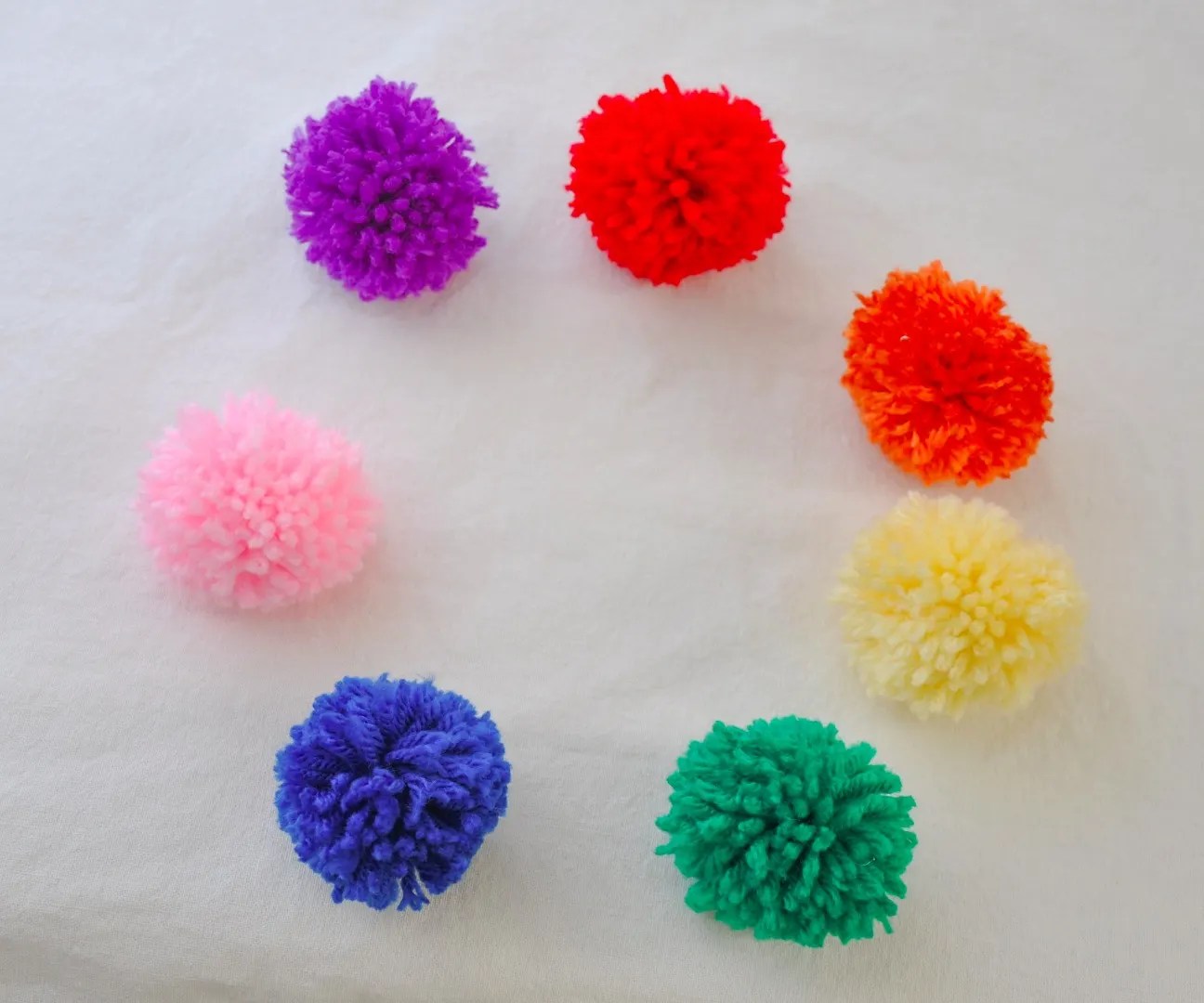 How to Make Pom Poms 8 Steps (with Pictures) Instructables