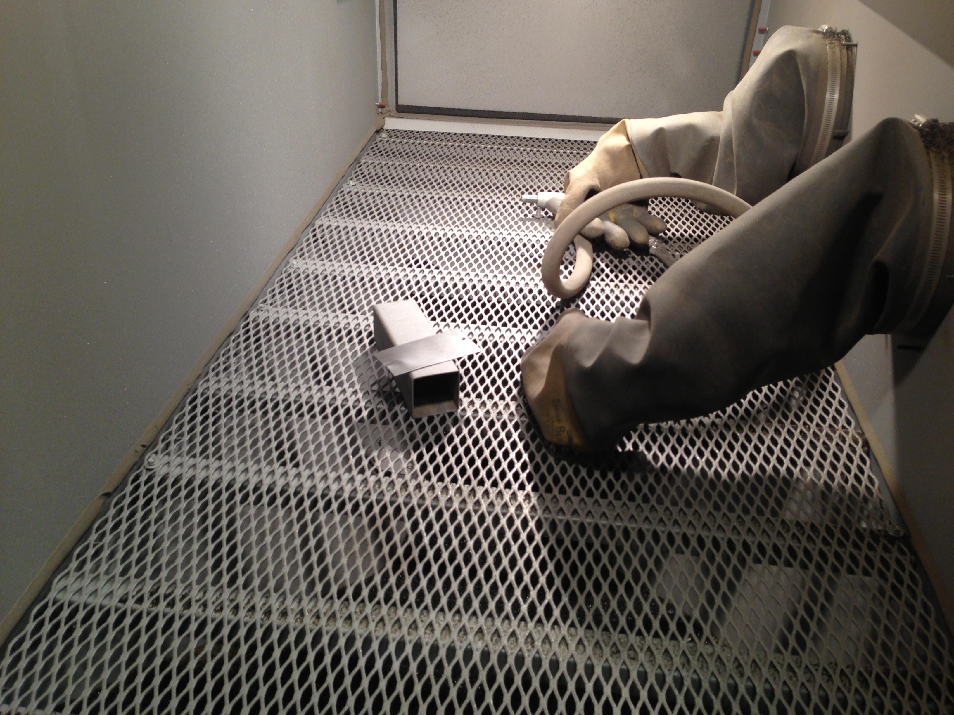 Trying My Hand At Sand Blasting and Powder Coating [Pittsburgh Tech Shop] 24 Steps