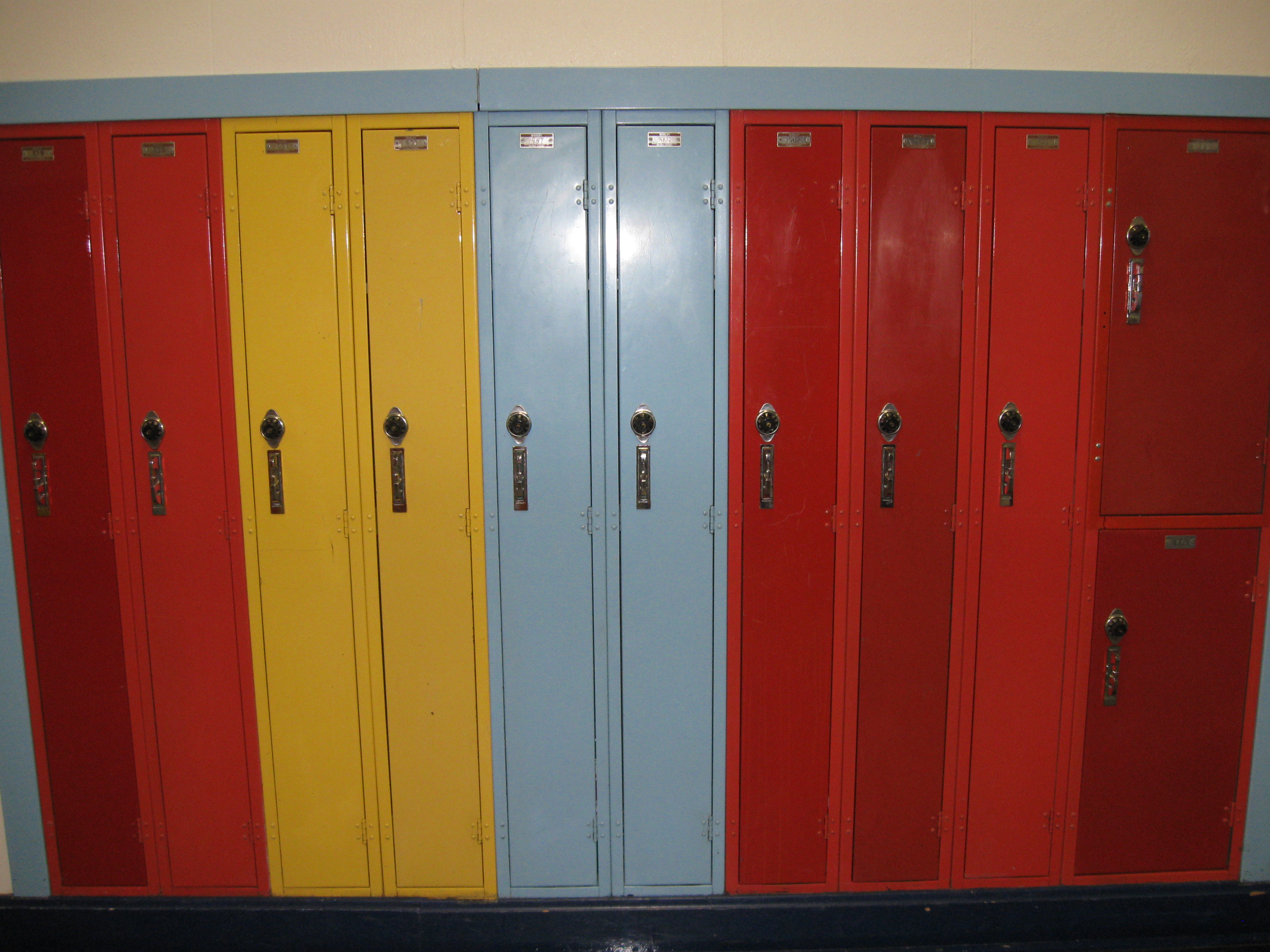 Wooden Locker Shelf 4 Steps Instructables
