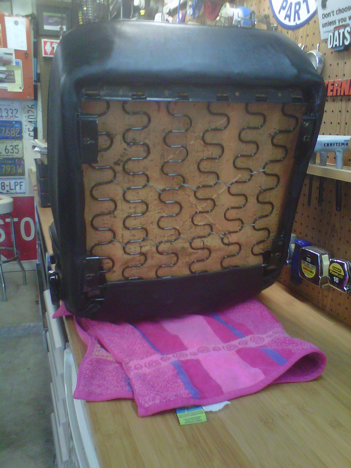 Man Cave Work Stool (Car Seat Conversion) 6 Steps (with Pictures