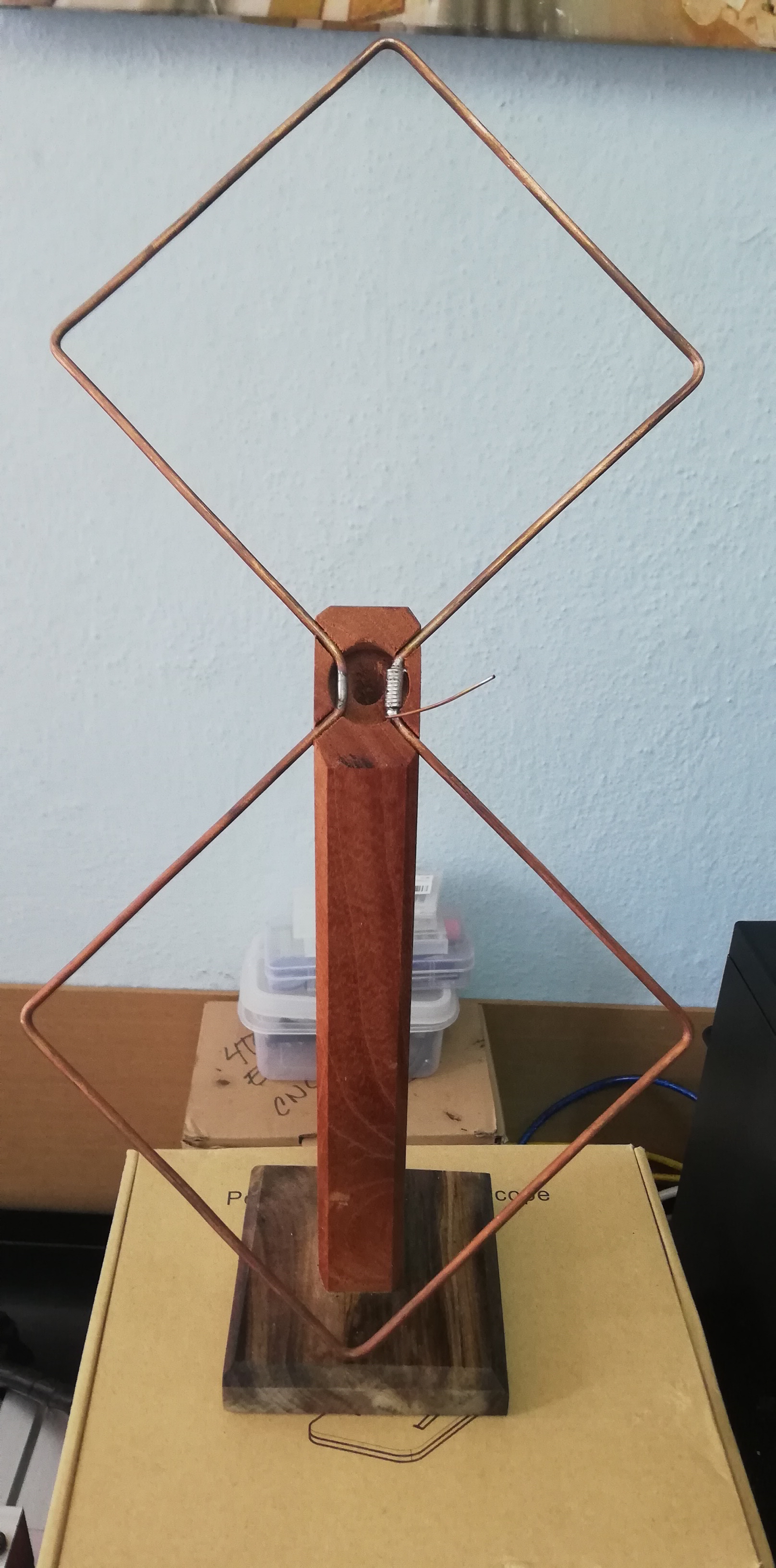 BIQUAD Indoor Antenna, Made of Copper and Wood for Reception of HDTV