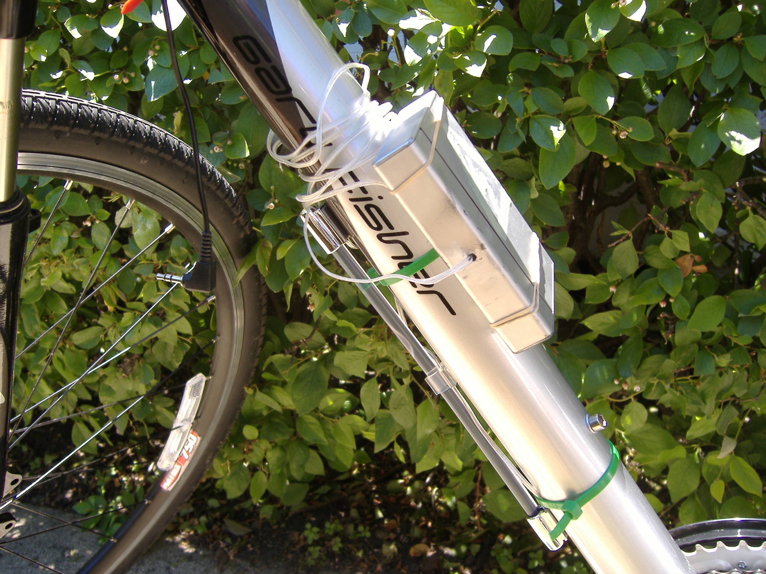 Cell Phone Battery Powered Bike Lights 4 Steps Instructables