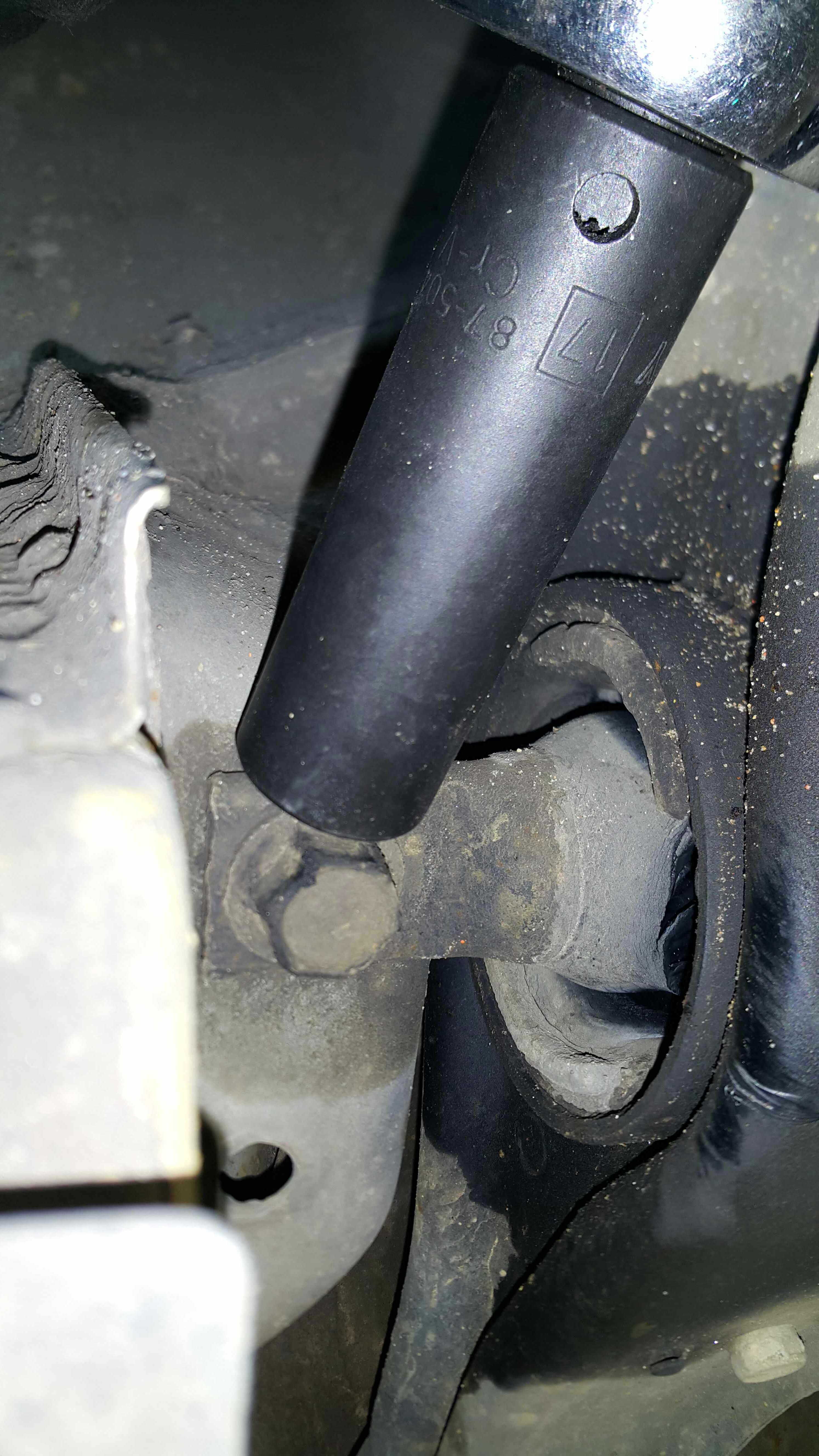 Replacing Trailing Arm Bushings on My Honda Civic! 4 Steps Instructables