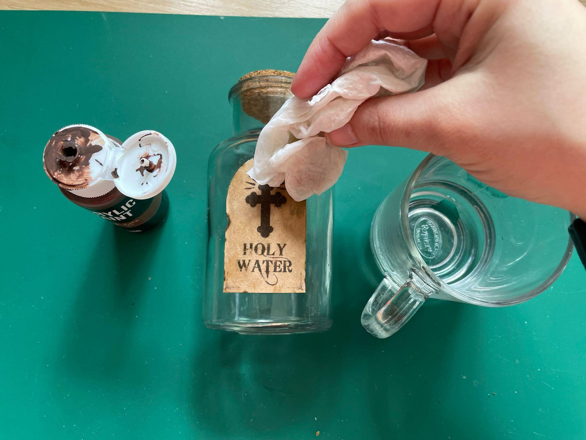 Using Glue to Make a Dirty Potion Bottle Prop 7 Steps (with Pictures