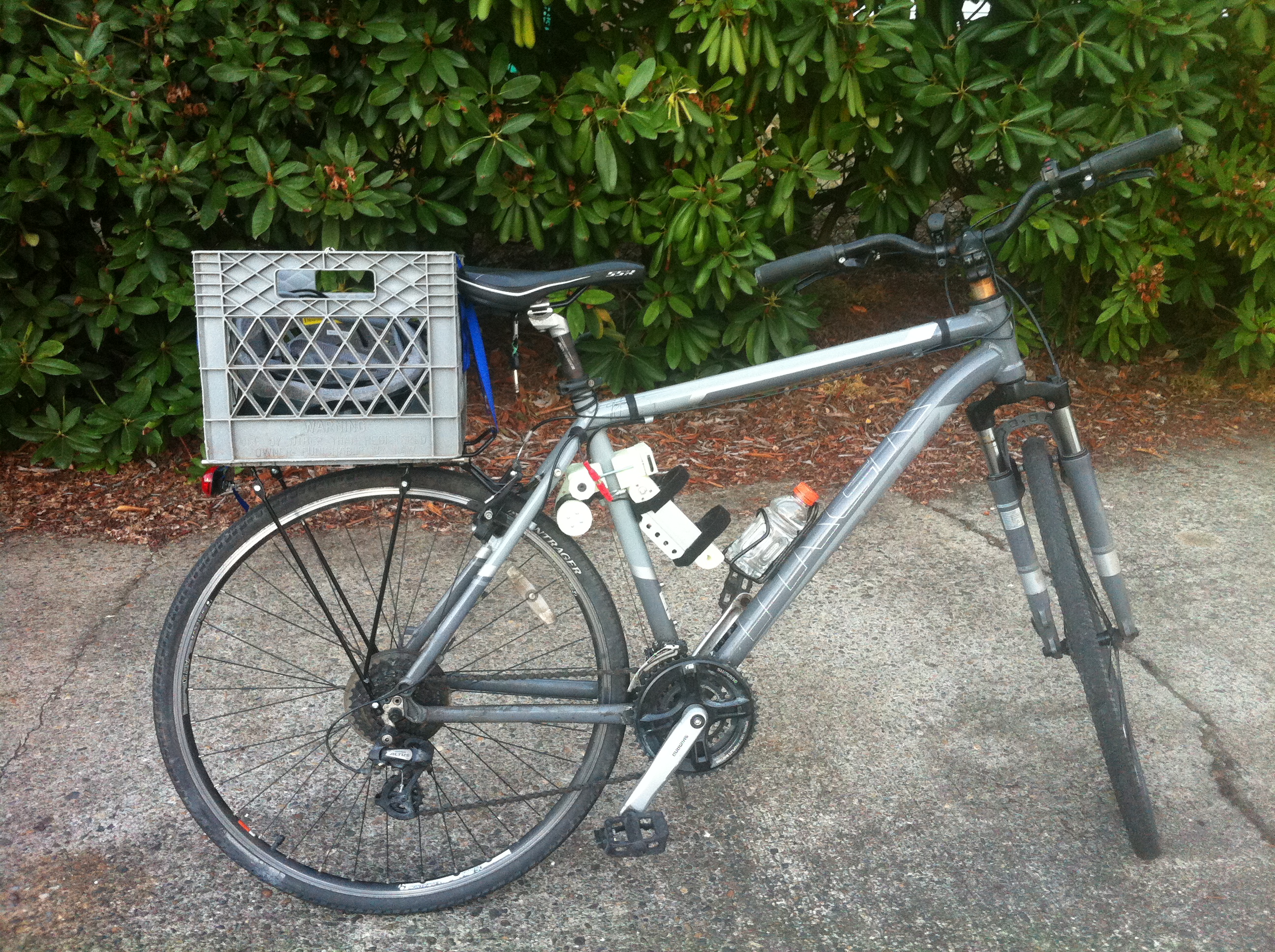 Easy Removable Milk Crate for a Bike 4 Steps (with Pictures
