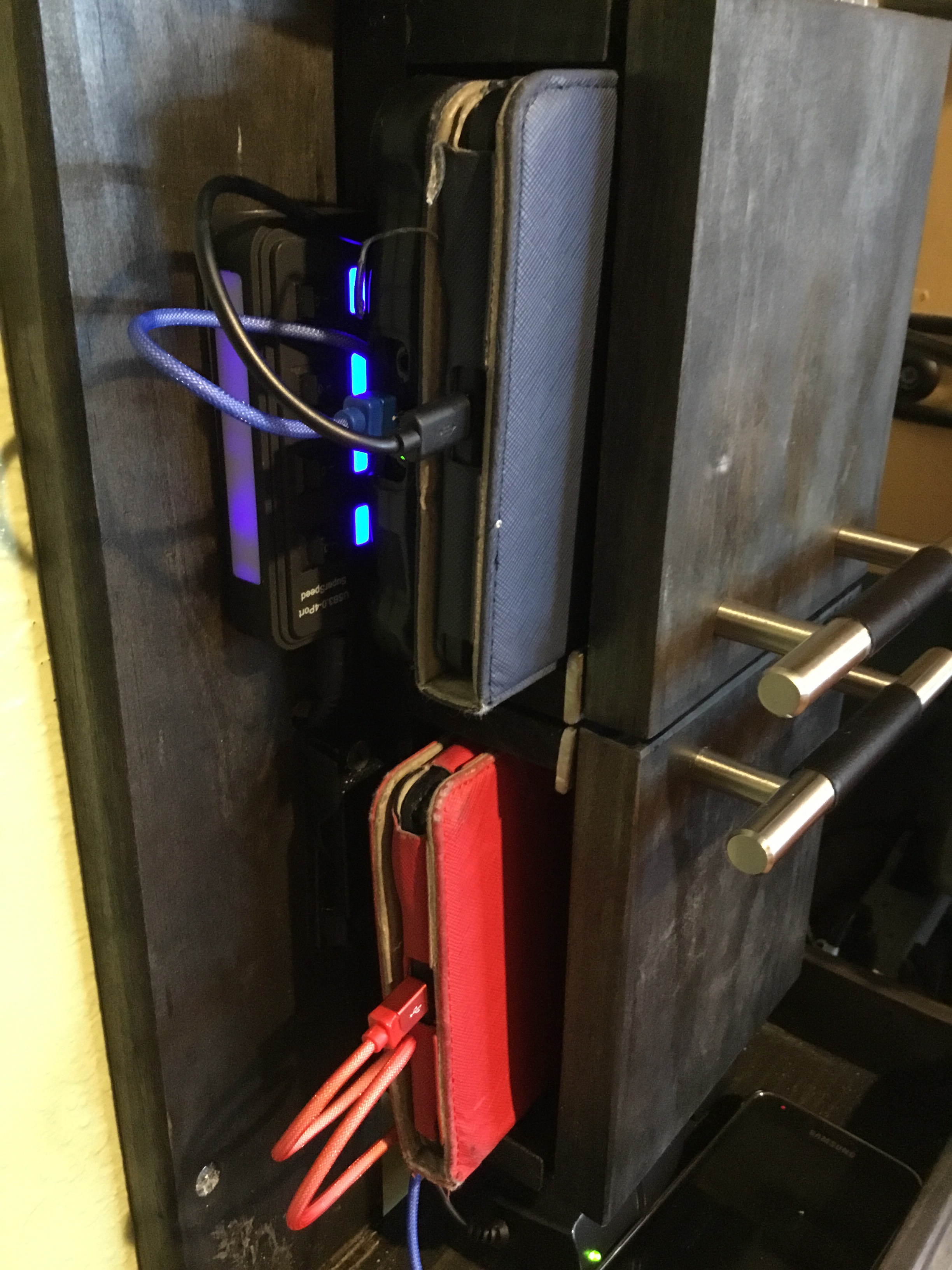 Tablet Charging Station : 5 Steps - Instructables