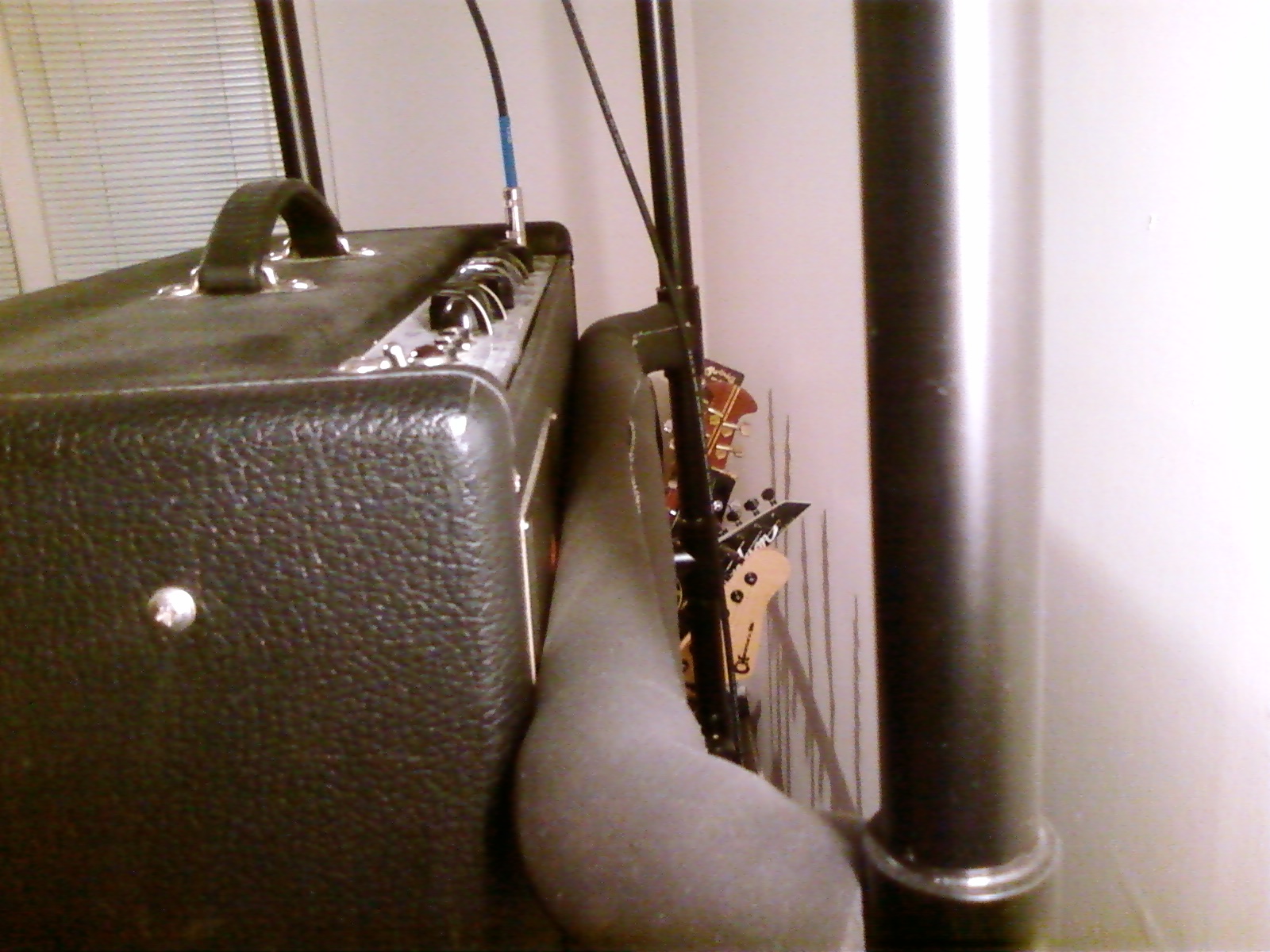 Double Guitar Amp Stand Instructables