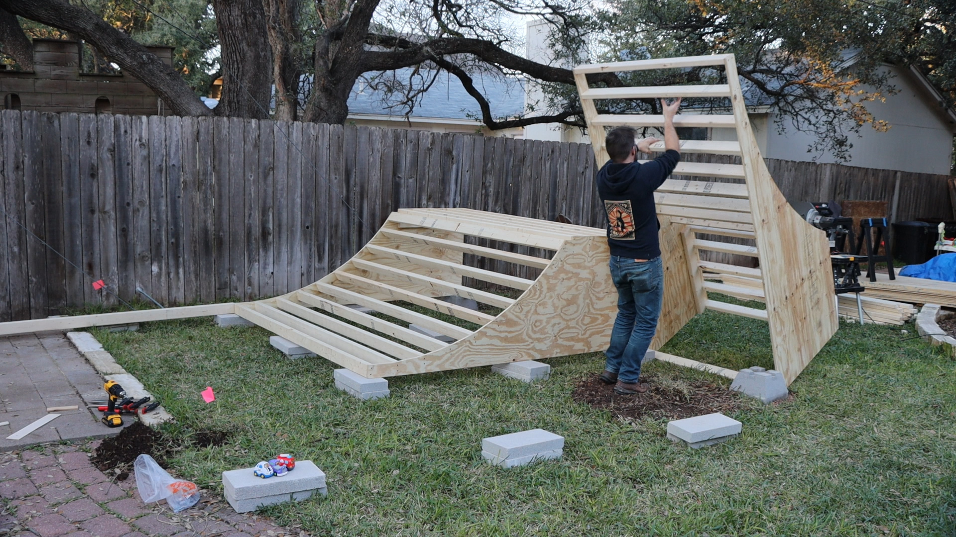 How to Make a Mini Ramp (DIY Halfpipe) 12 Steps (with Pictures
