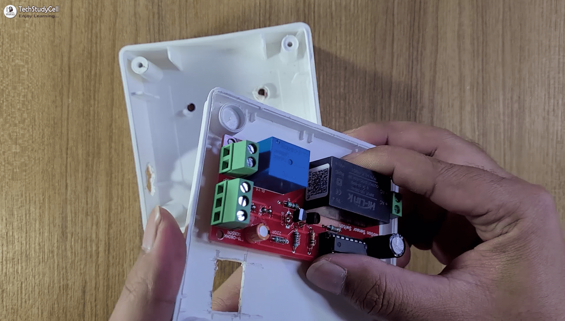 Motion Sensor Switch Using IR Proximity Sensor CD4017 IC Projects