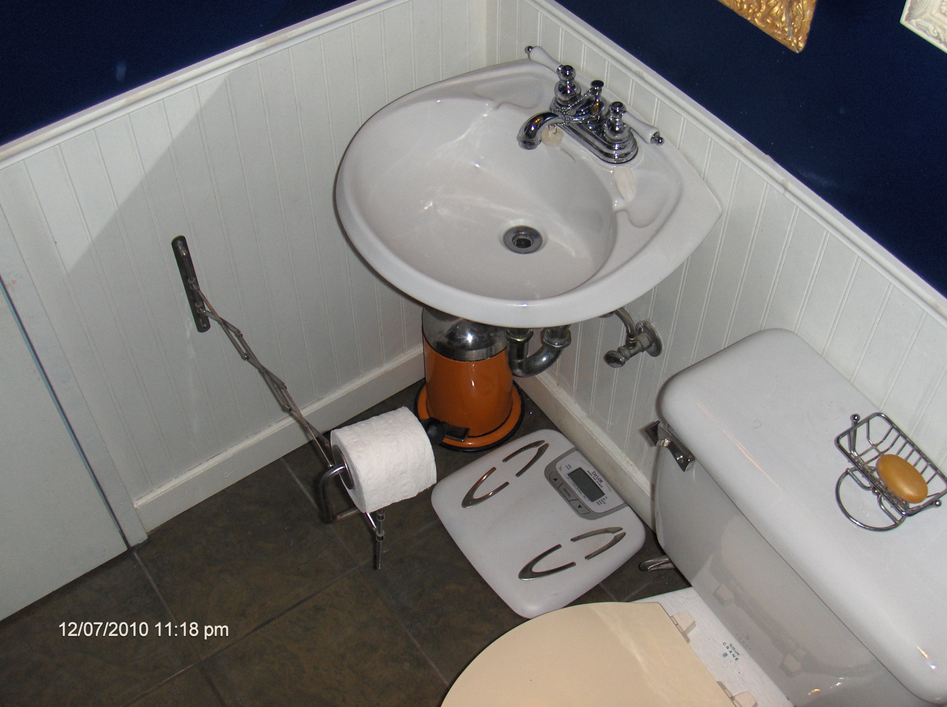 GoGo Gadget Ikea Toilet Paper Holder MOD With a SUGRU Twist 7 Steps