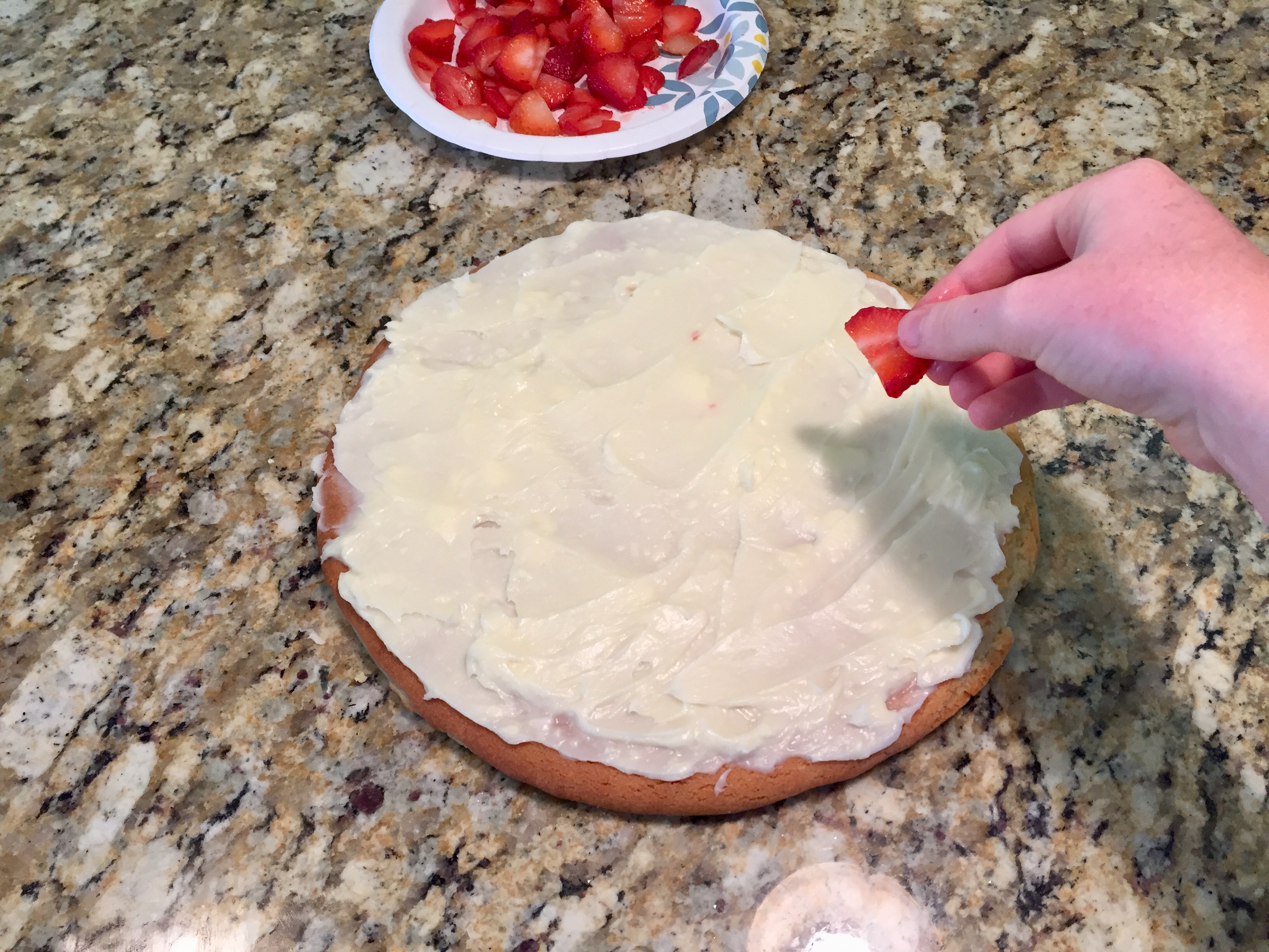 AMAZING Strawberry Dessert Pizza 4 Steps Instructables