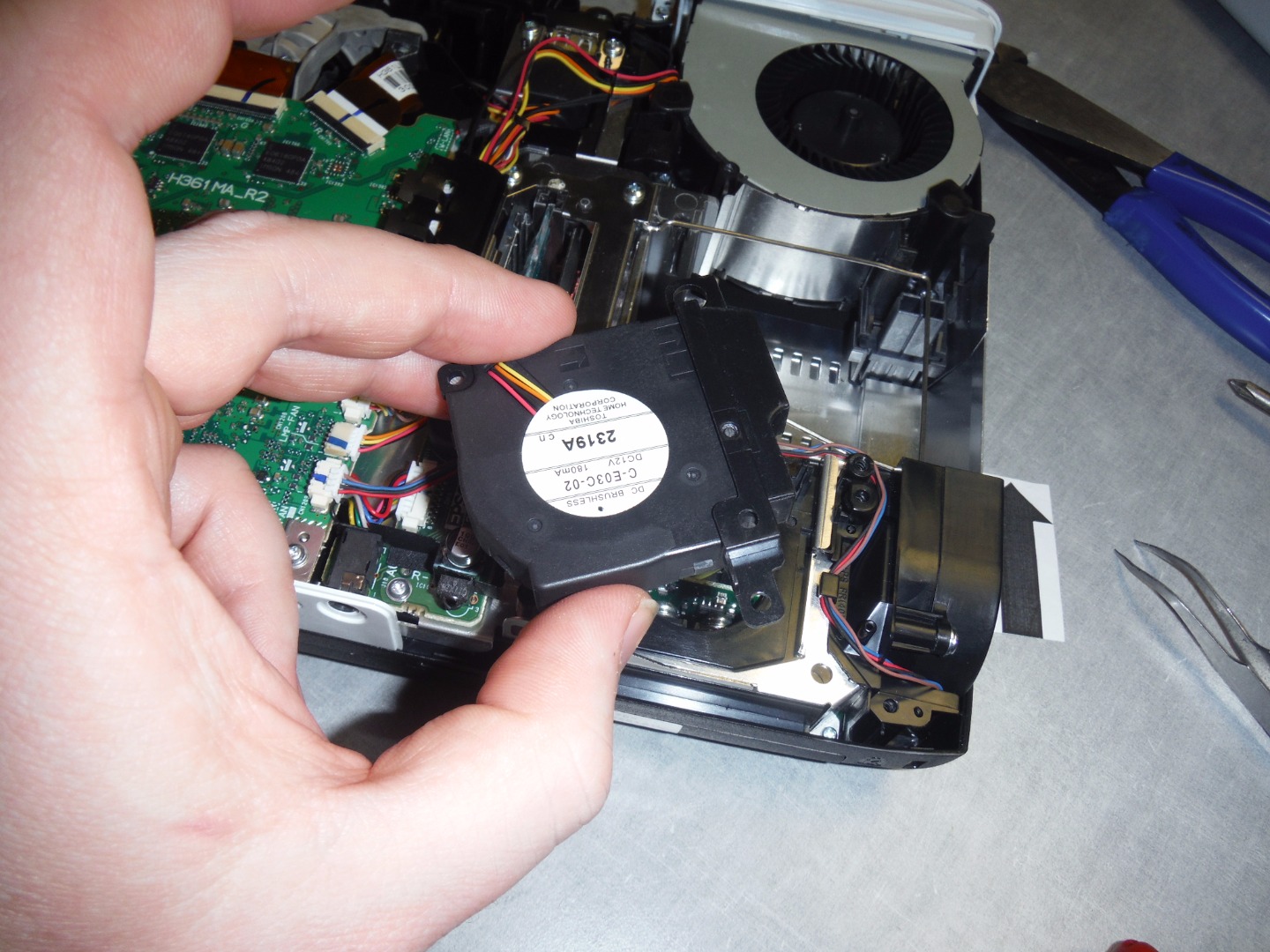 Epson 1770W LCD Projector Overheating? Repair It! 8 Steps (with