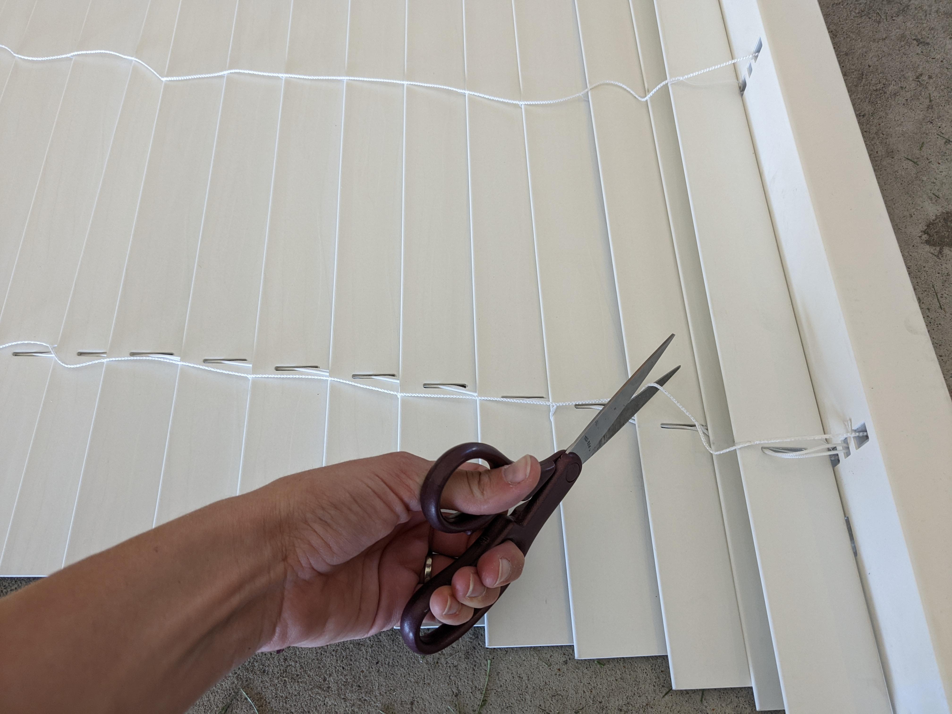 Repurpose Vinyl Blinds Into Modern Slatted Planter Wall 12 Steps