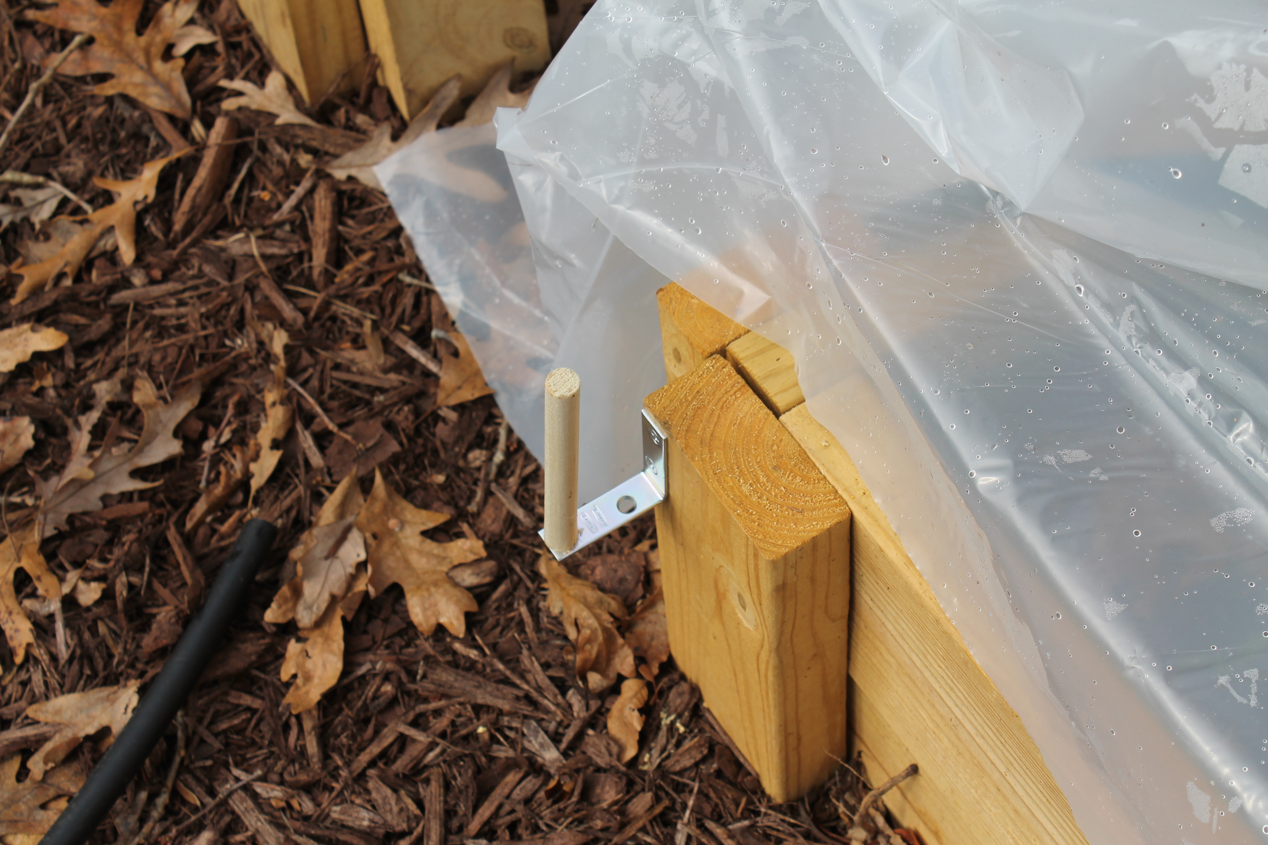 Simple Hoop Houses for Raised Beds 5 Steps (with Pictures