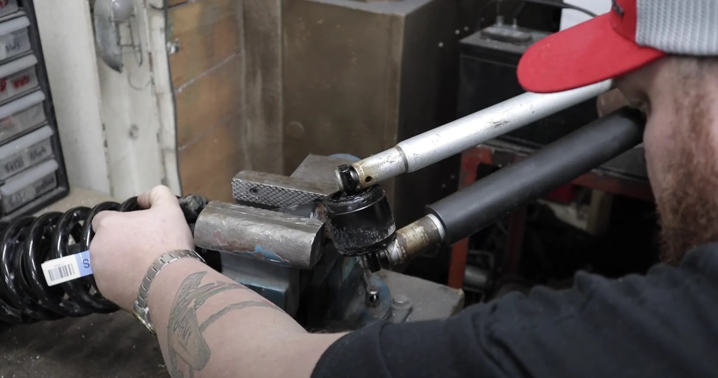 F150 2.5" Leveling Kit Install : 11 Steps (with Pictures) - Instructables