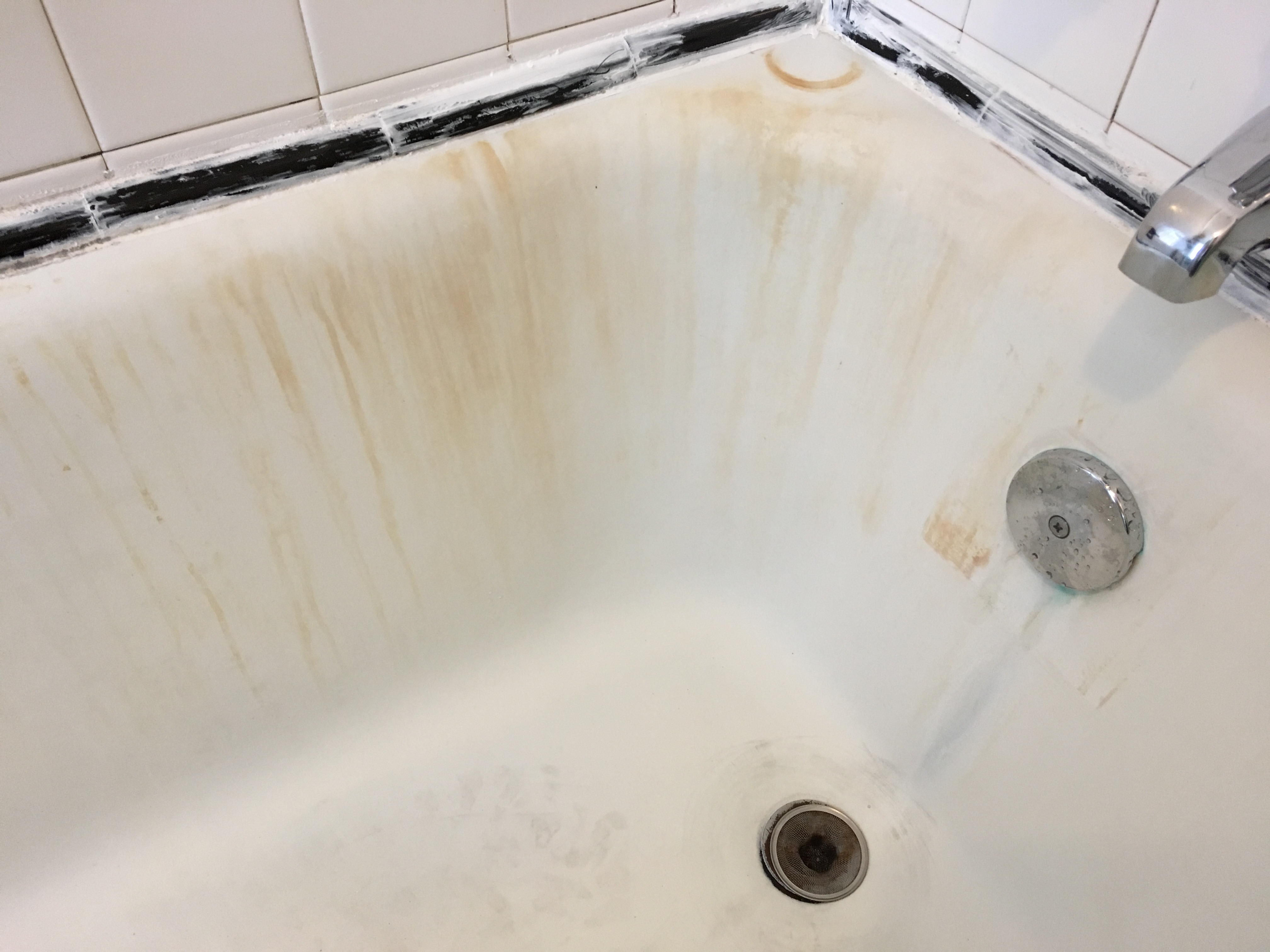 How to Turn Your Bleachstainedred Bathtub White Again 4 Steps (with