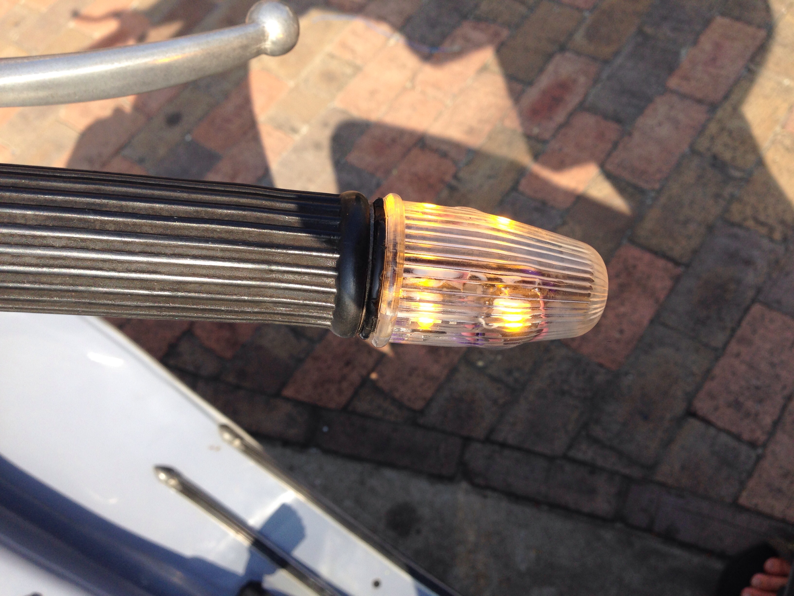 The Cheapest and Easiest Way to Upgrade Turn Signal Lamps of Vespa